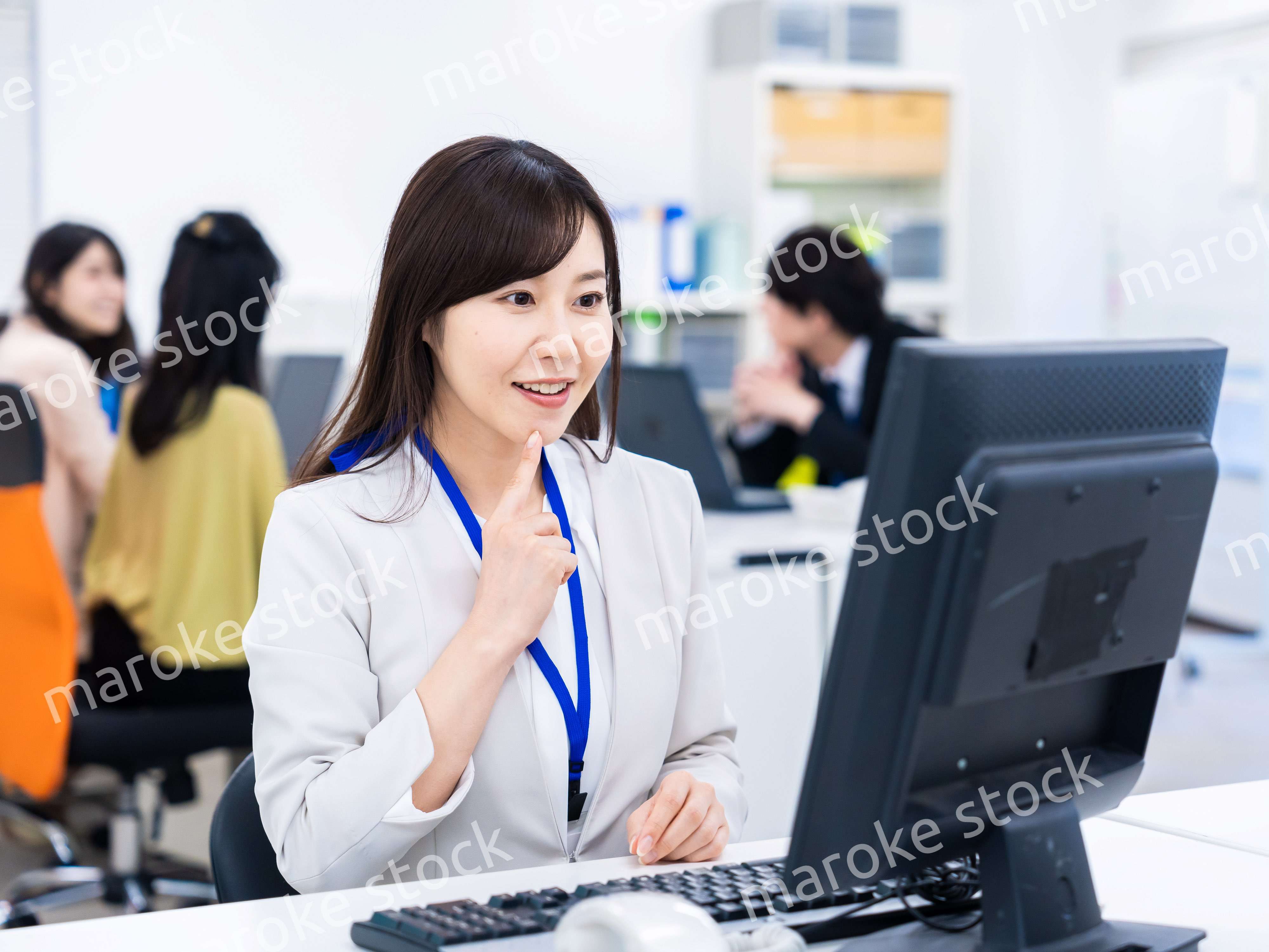 アイデアが思いついたビジネスウーマン