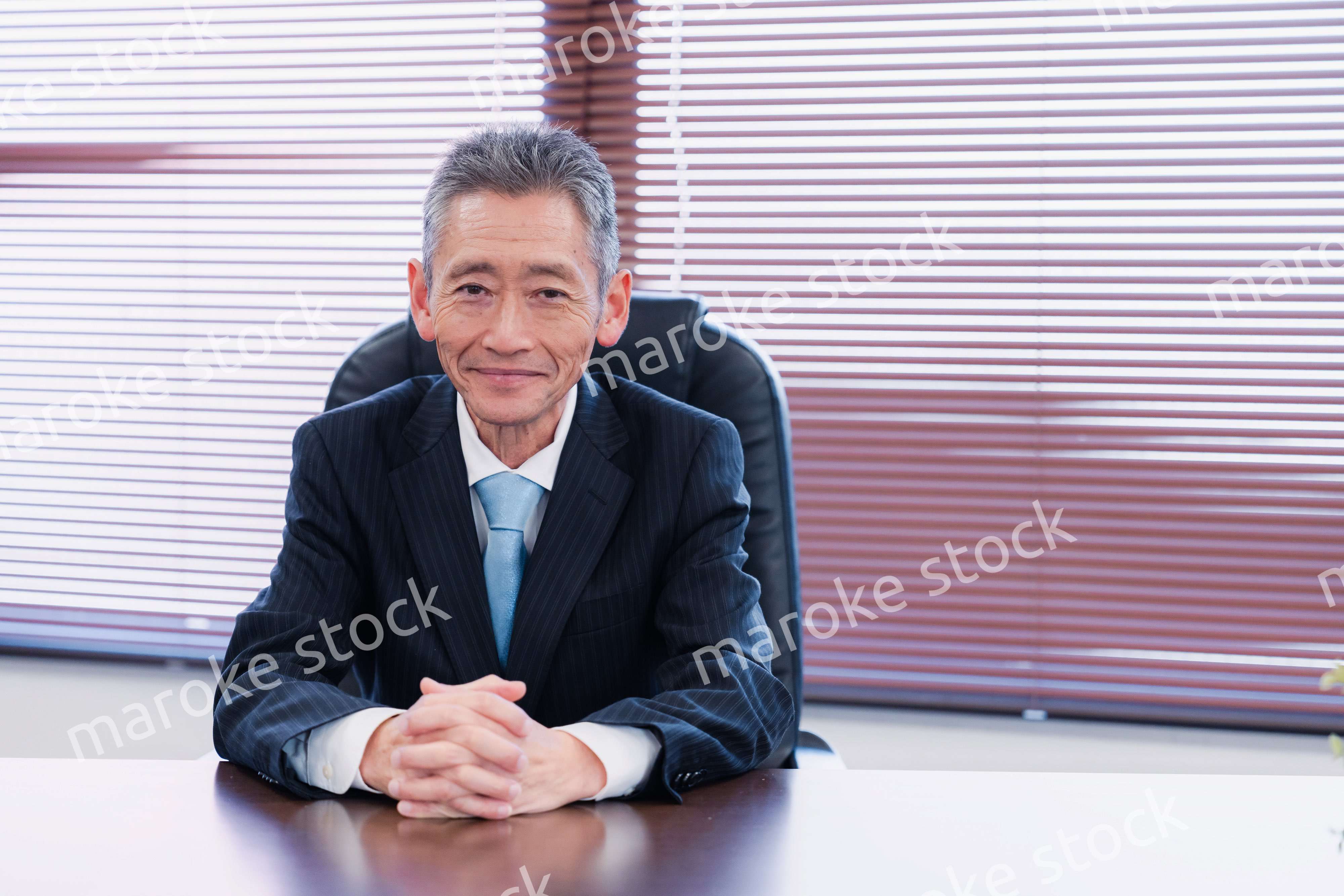 笑顔の会社役員