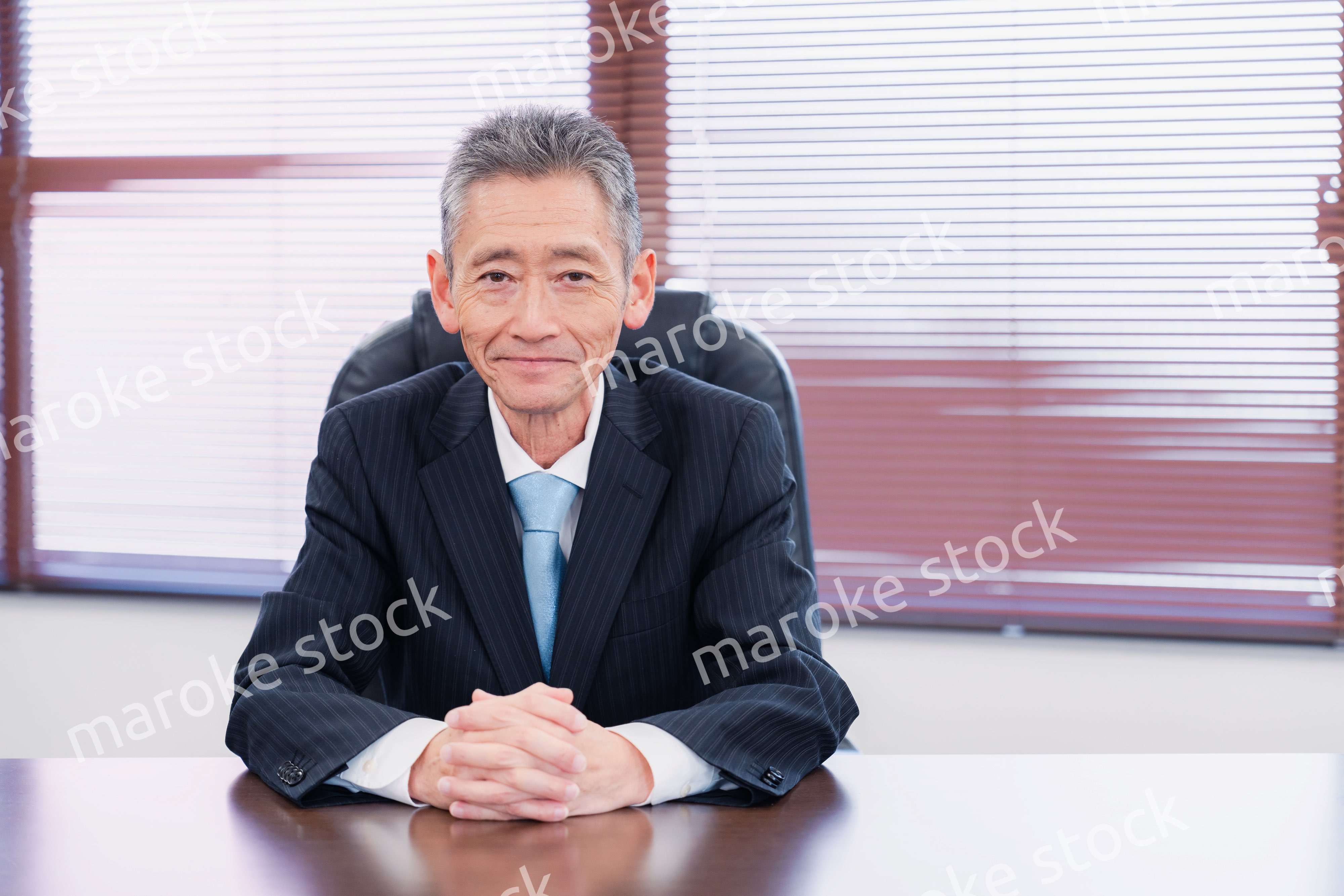 笑顔の会社役員