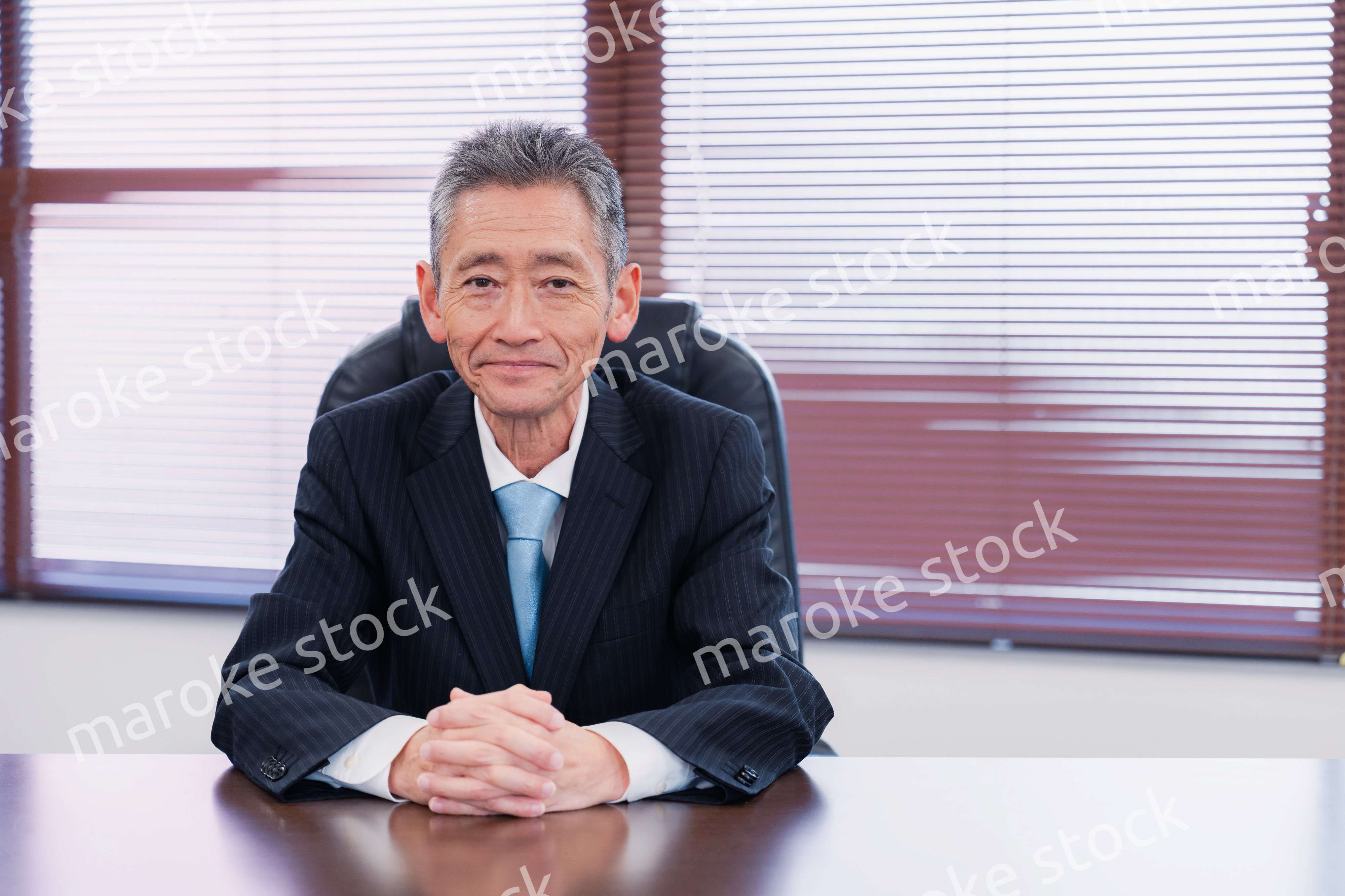 笑顔の会社役員