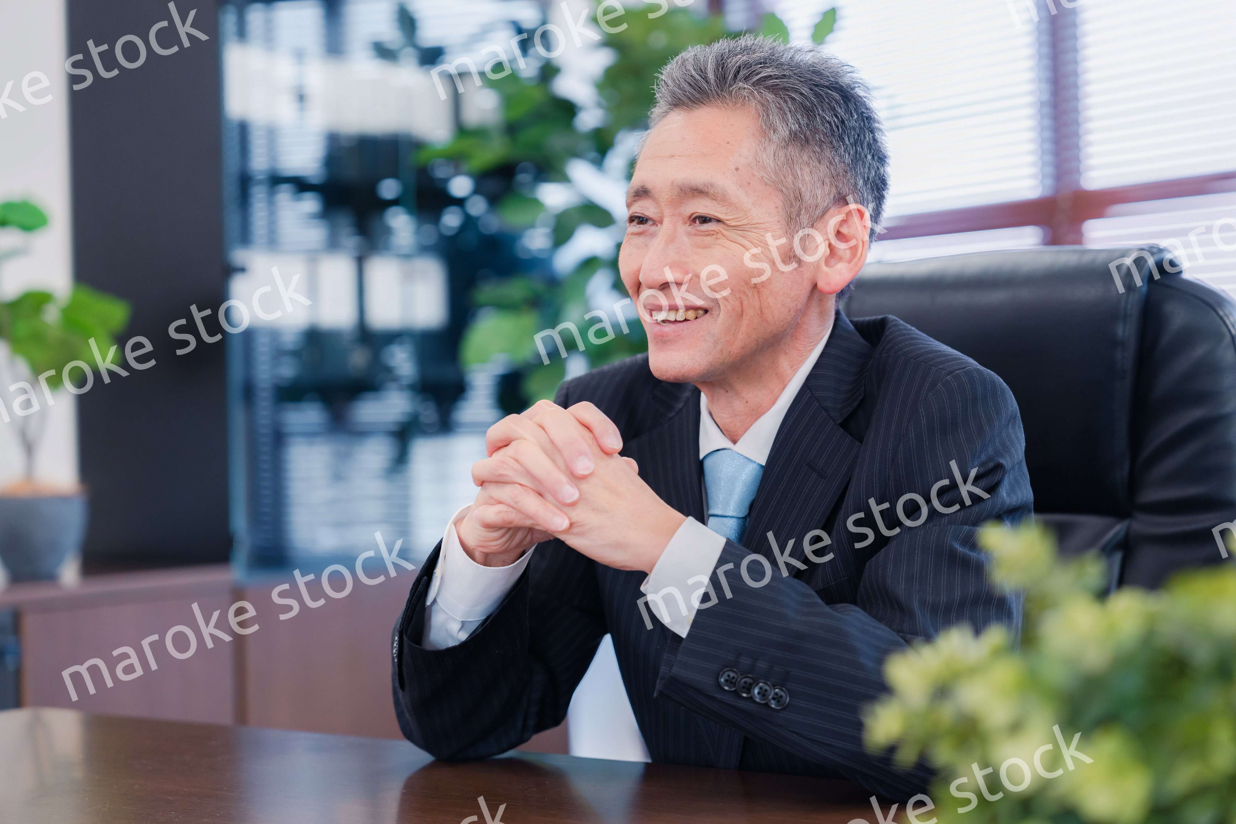 笑顔の会社役員