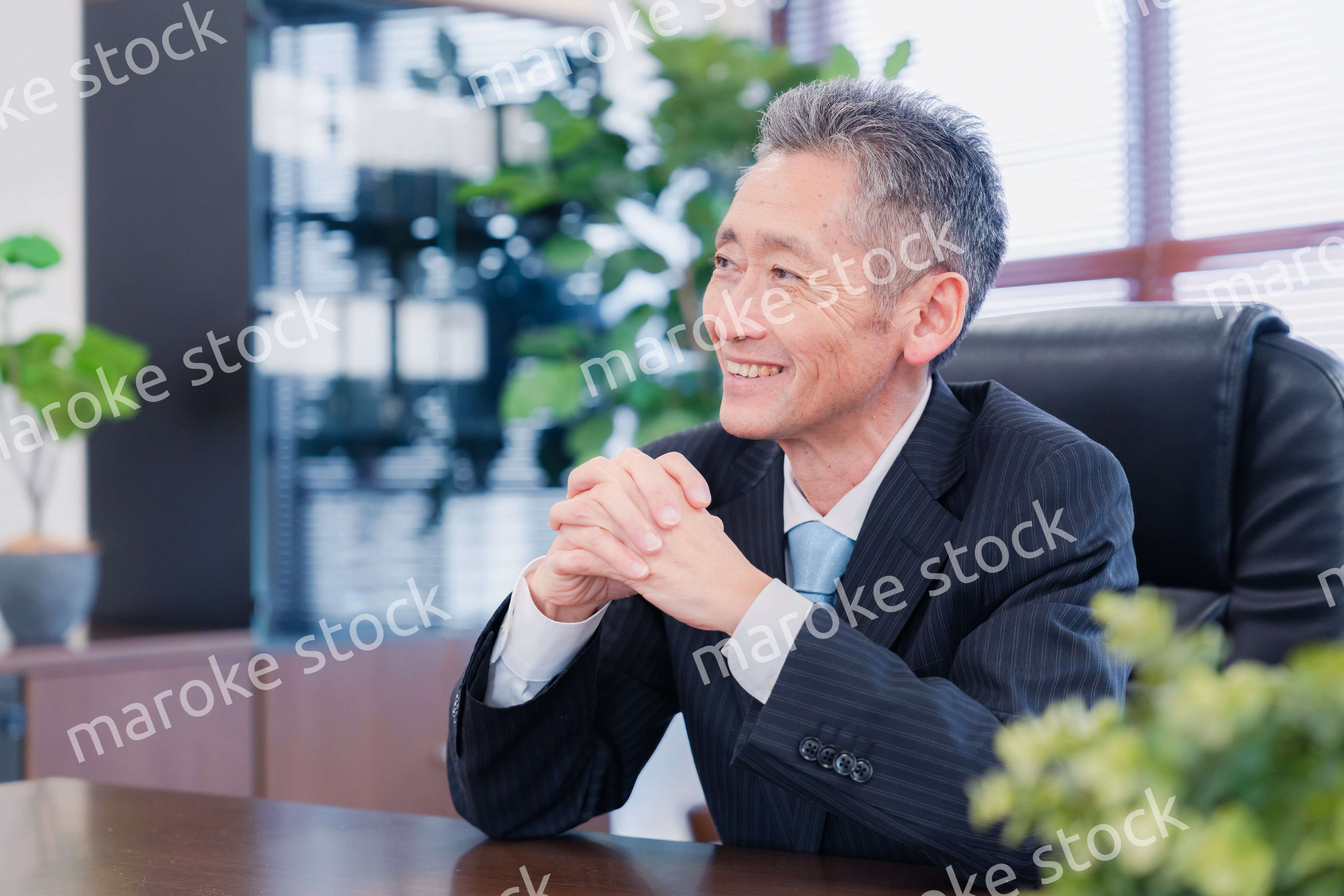 笑顔の会社役員