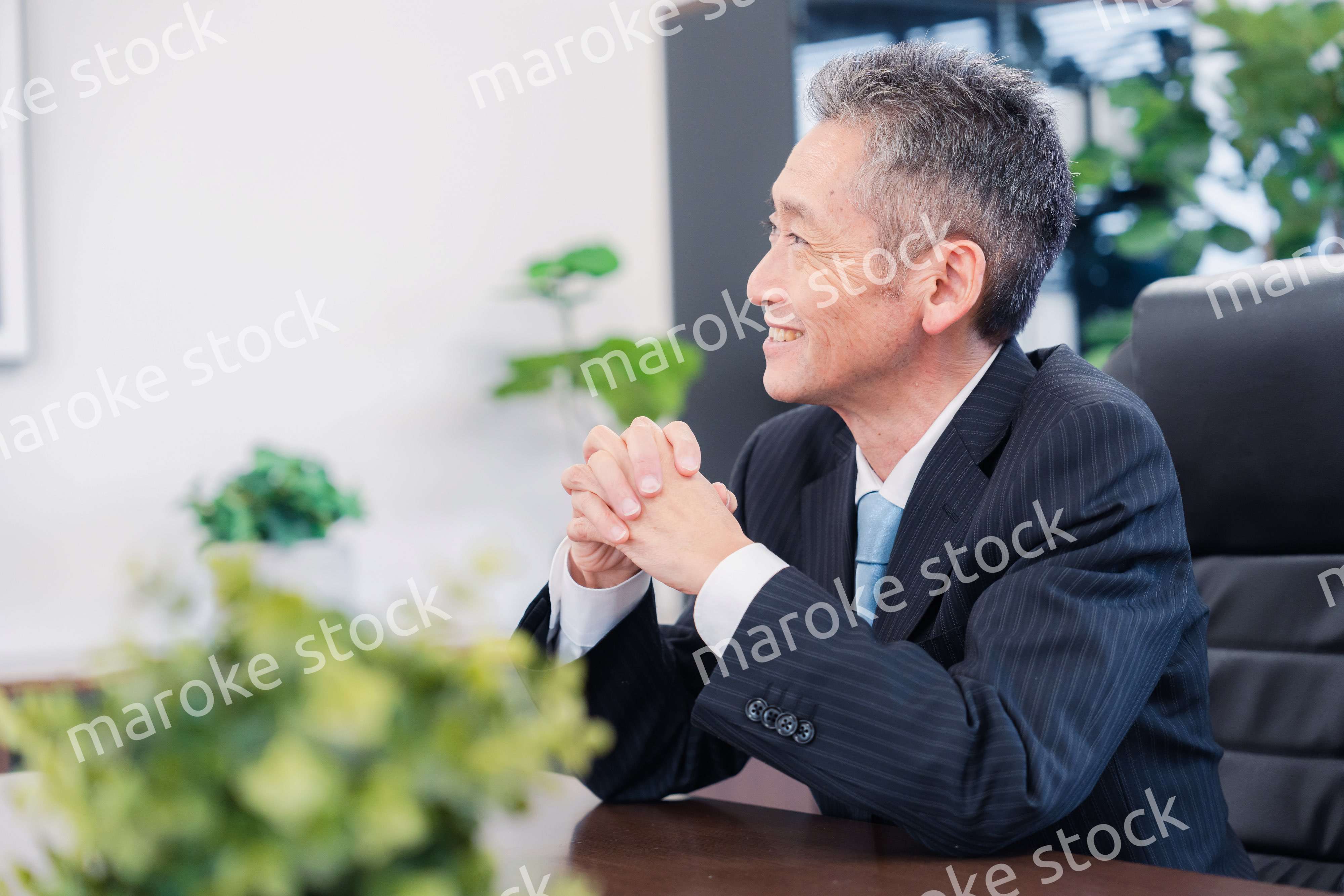 笑顔の会社役員