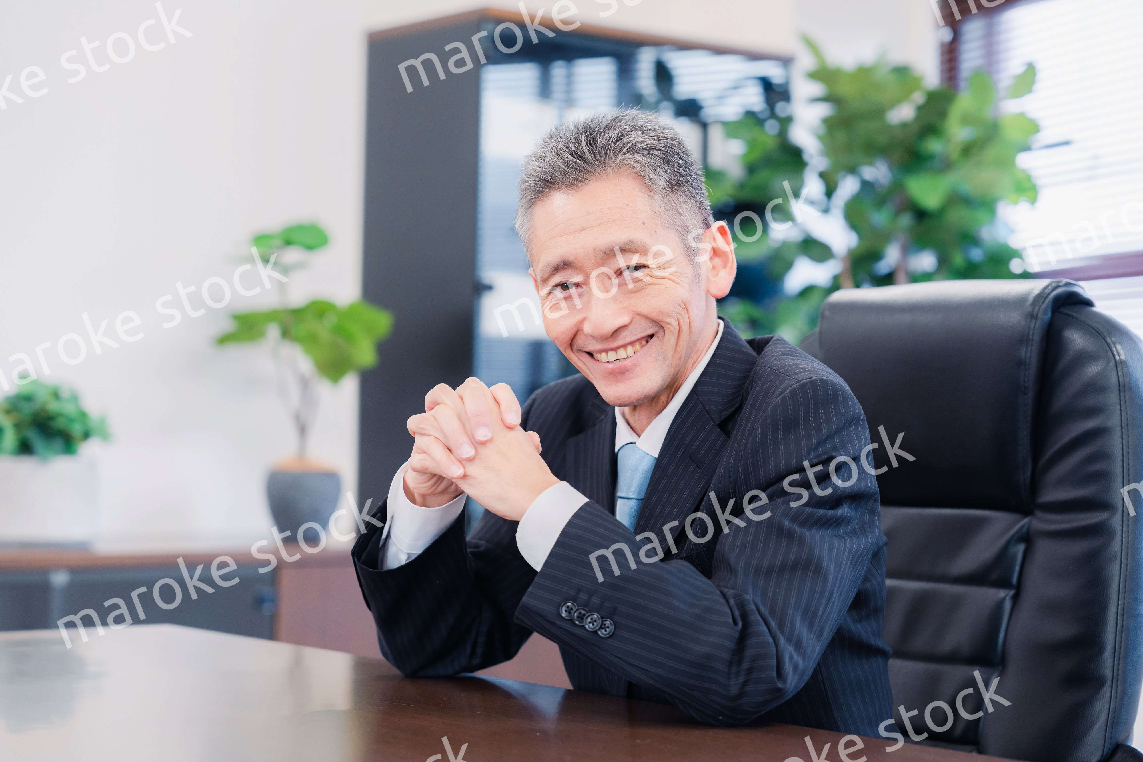 笑顔の会社役員