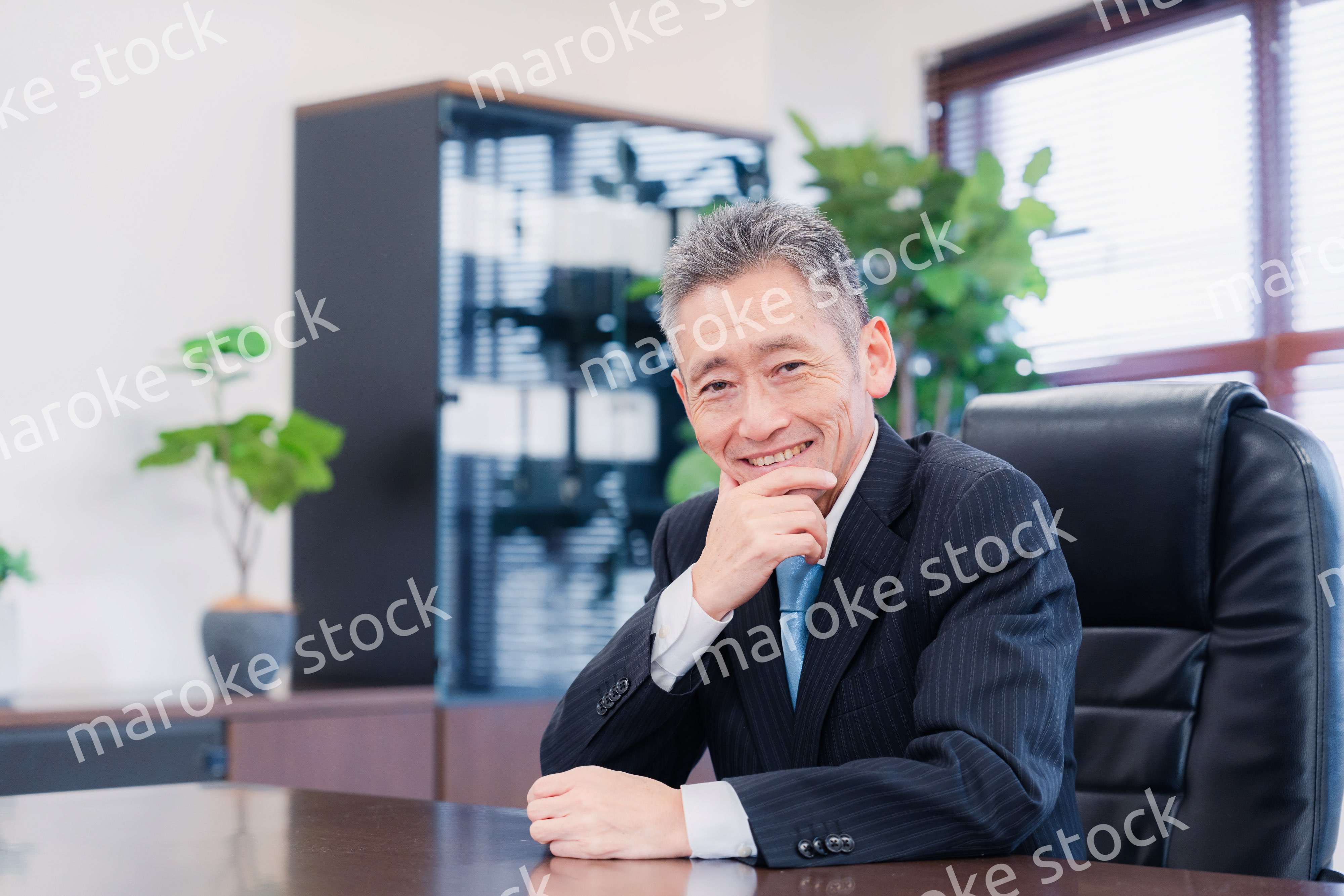 笑顔の会社役員