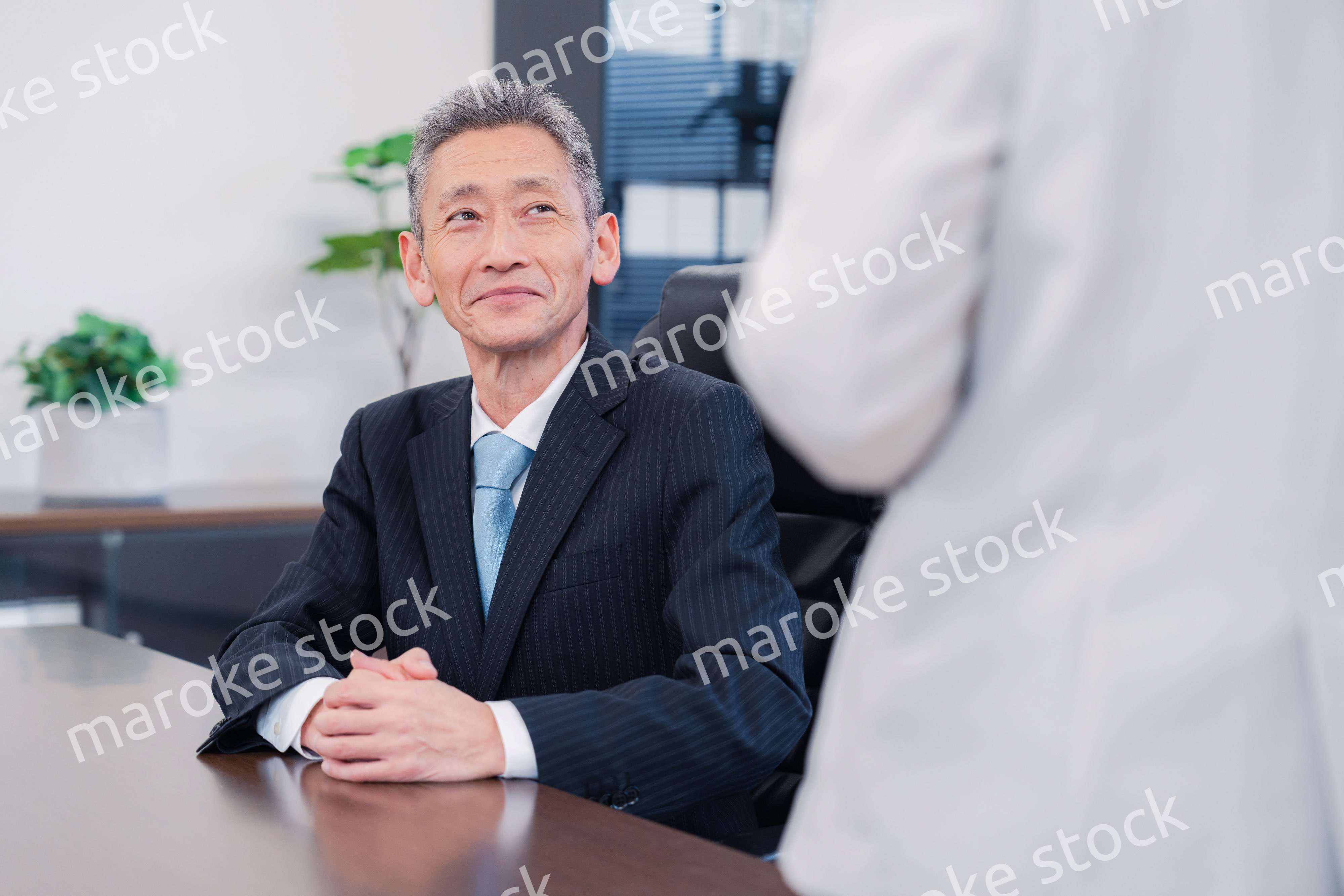 笑顔の会社役員