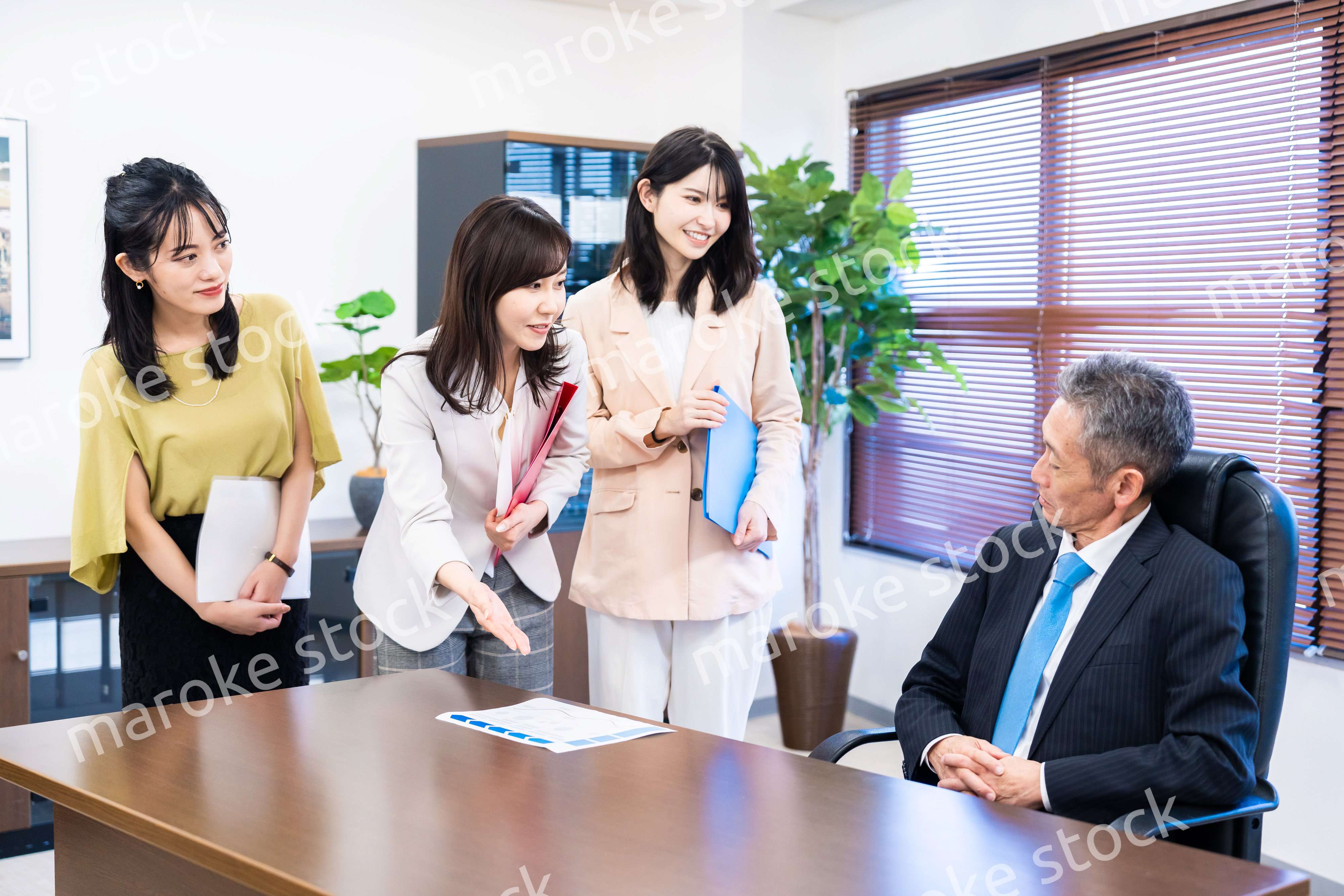女性社員の意見を聴く役員