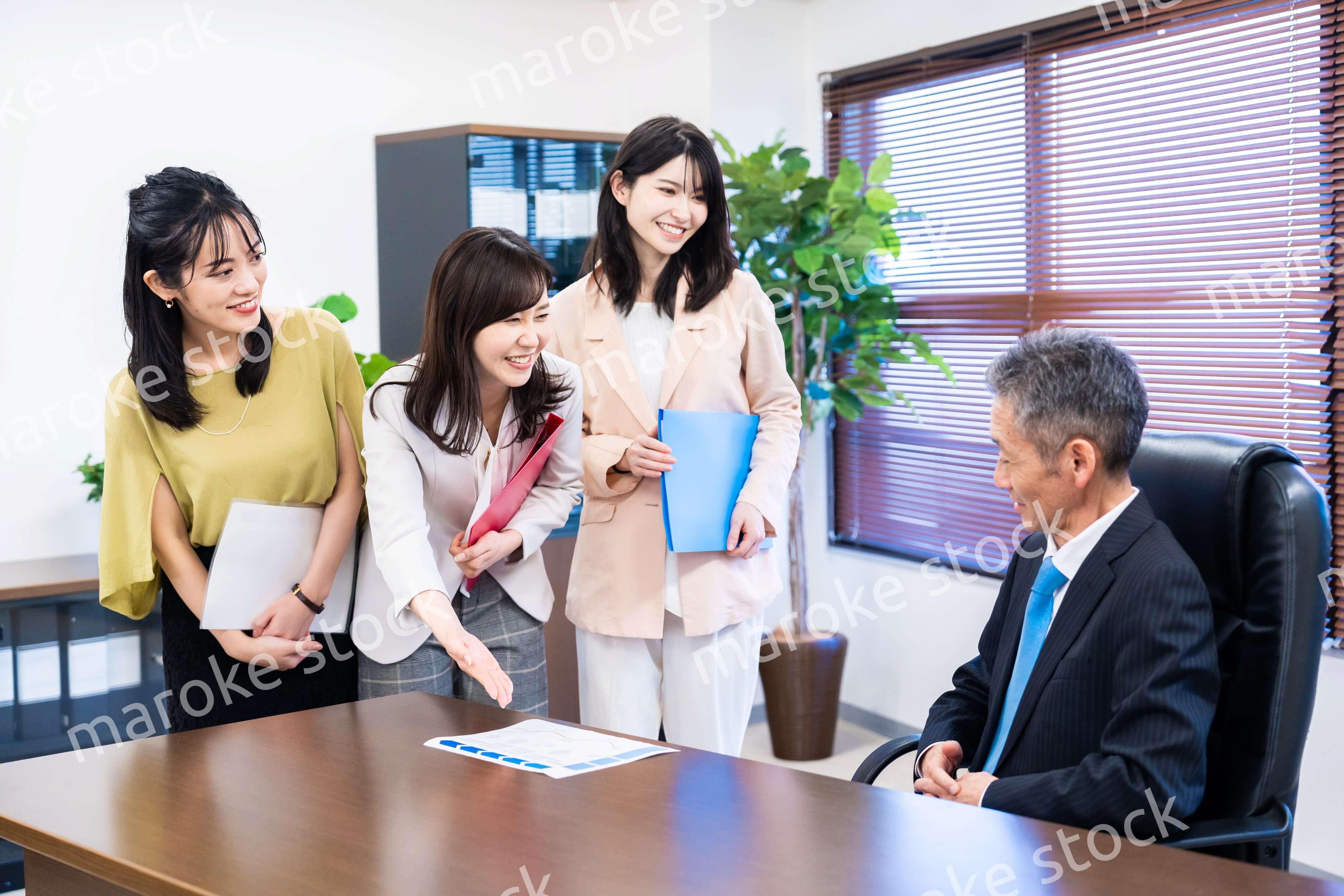 女性社員の意見を聴く役員