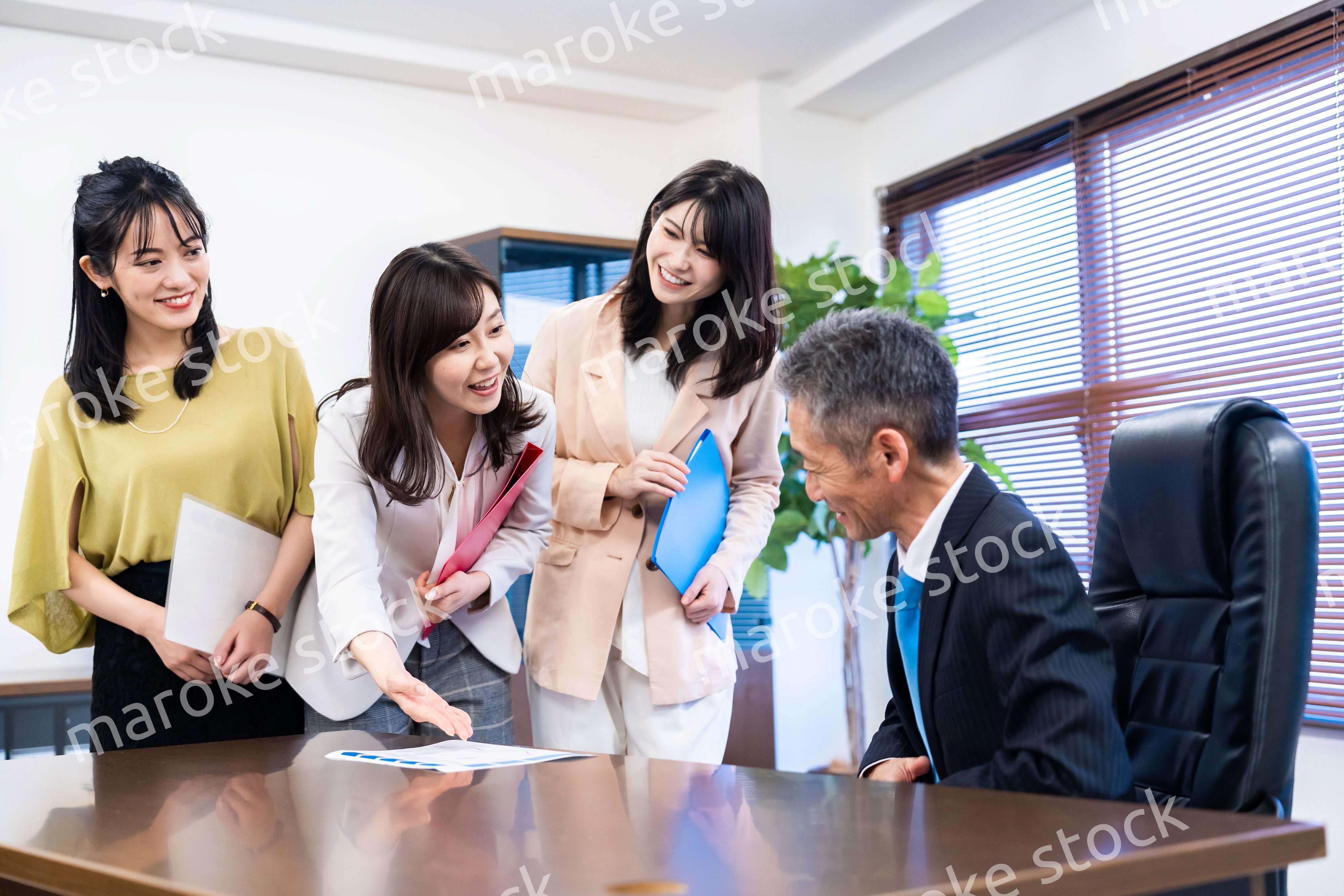 女性社員の意見を聴く役員