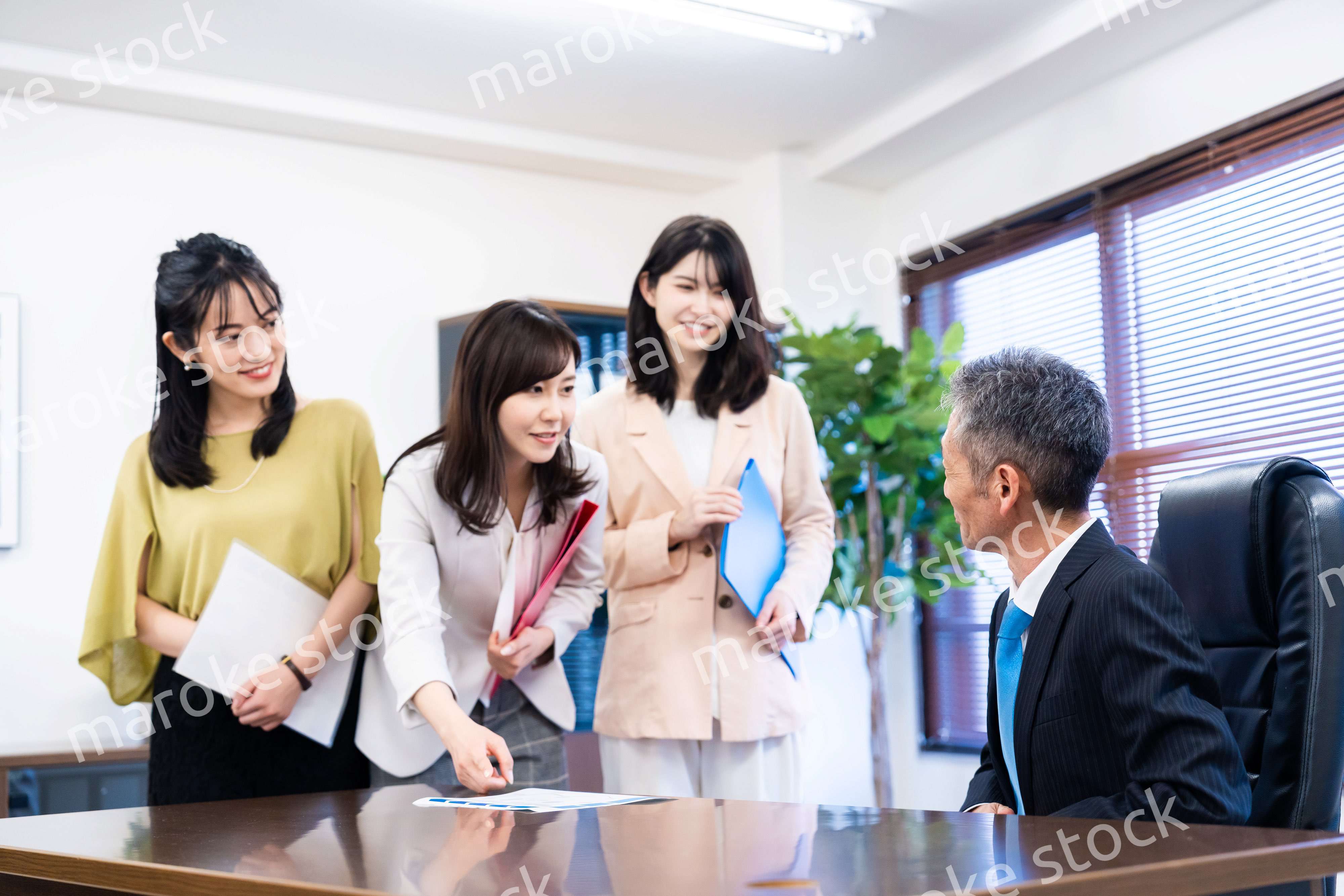 女性社員の意見を聴く役員