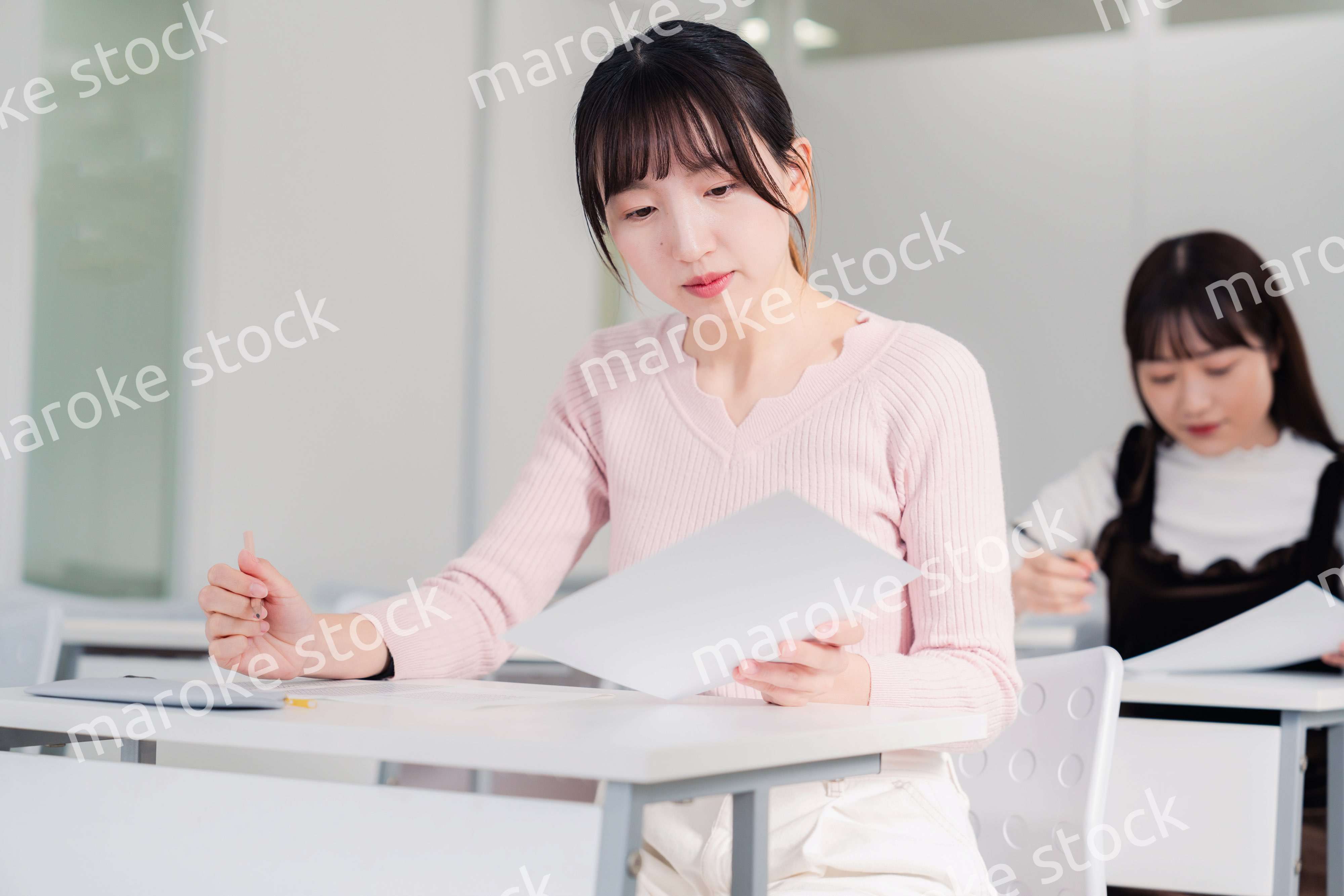 資格試験を受験する受験生