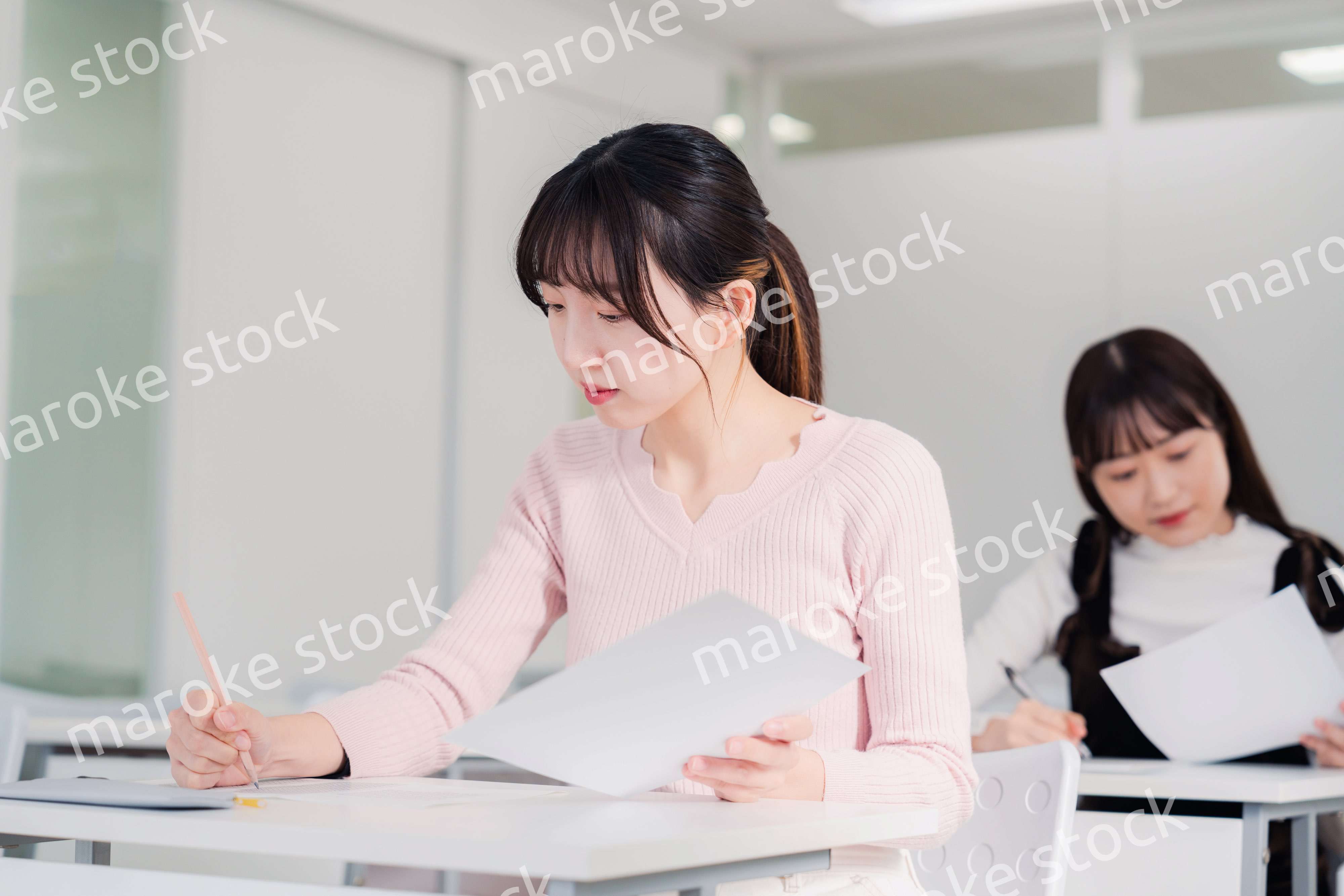 資格試験を受験する受験生