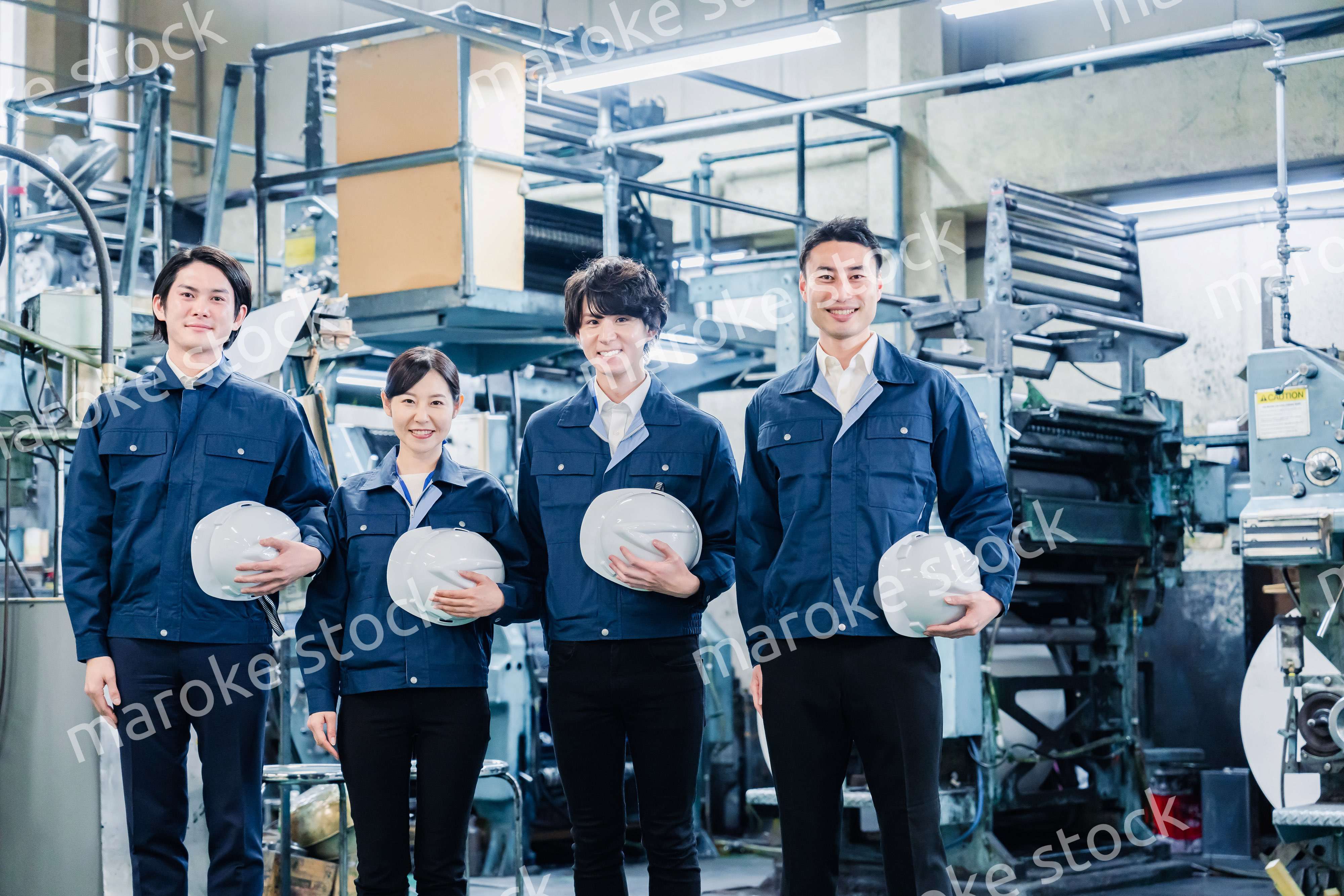 工場労働者の集合写真