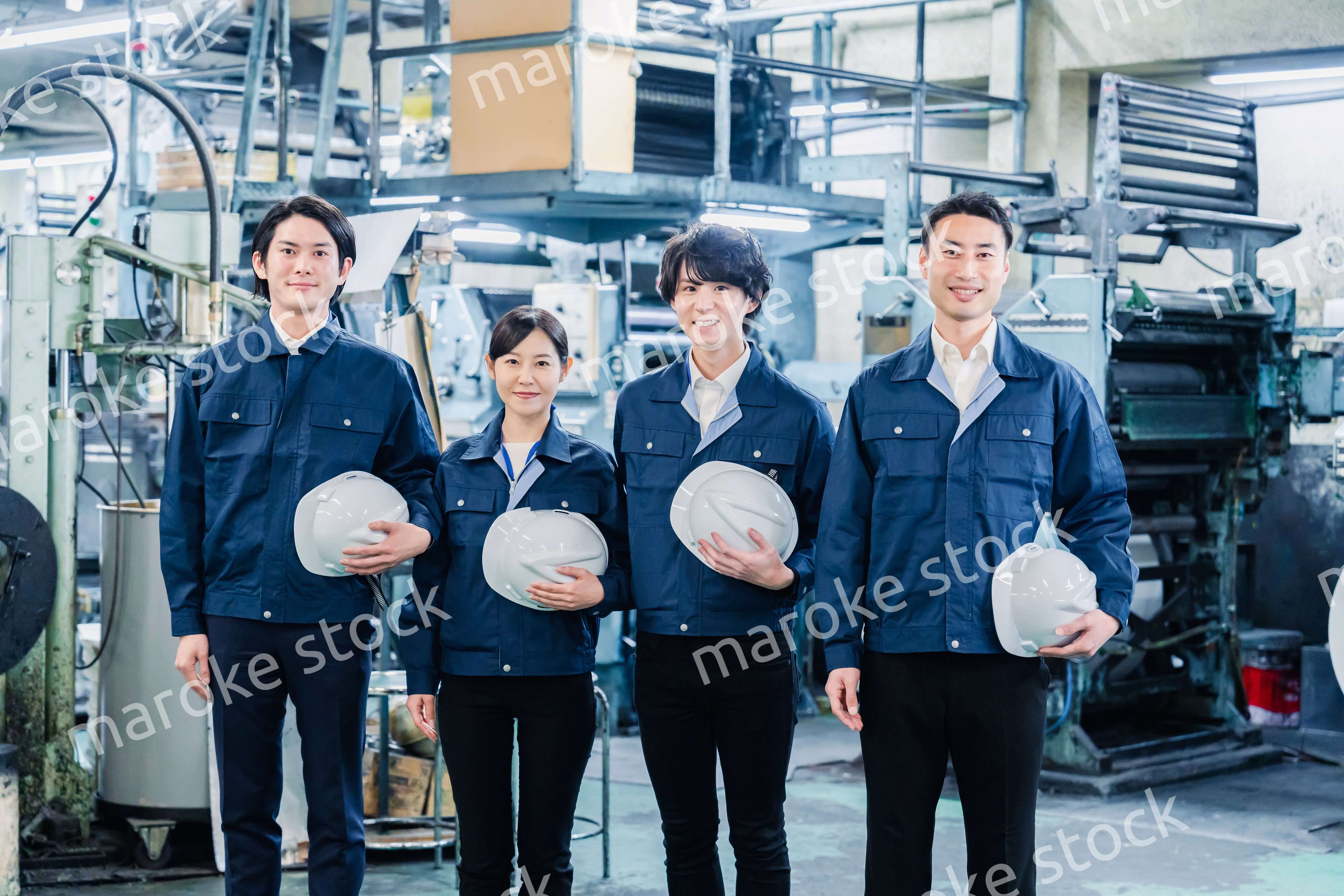 工場労働者の集合写真