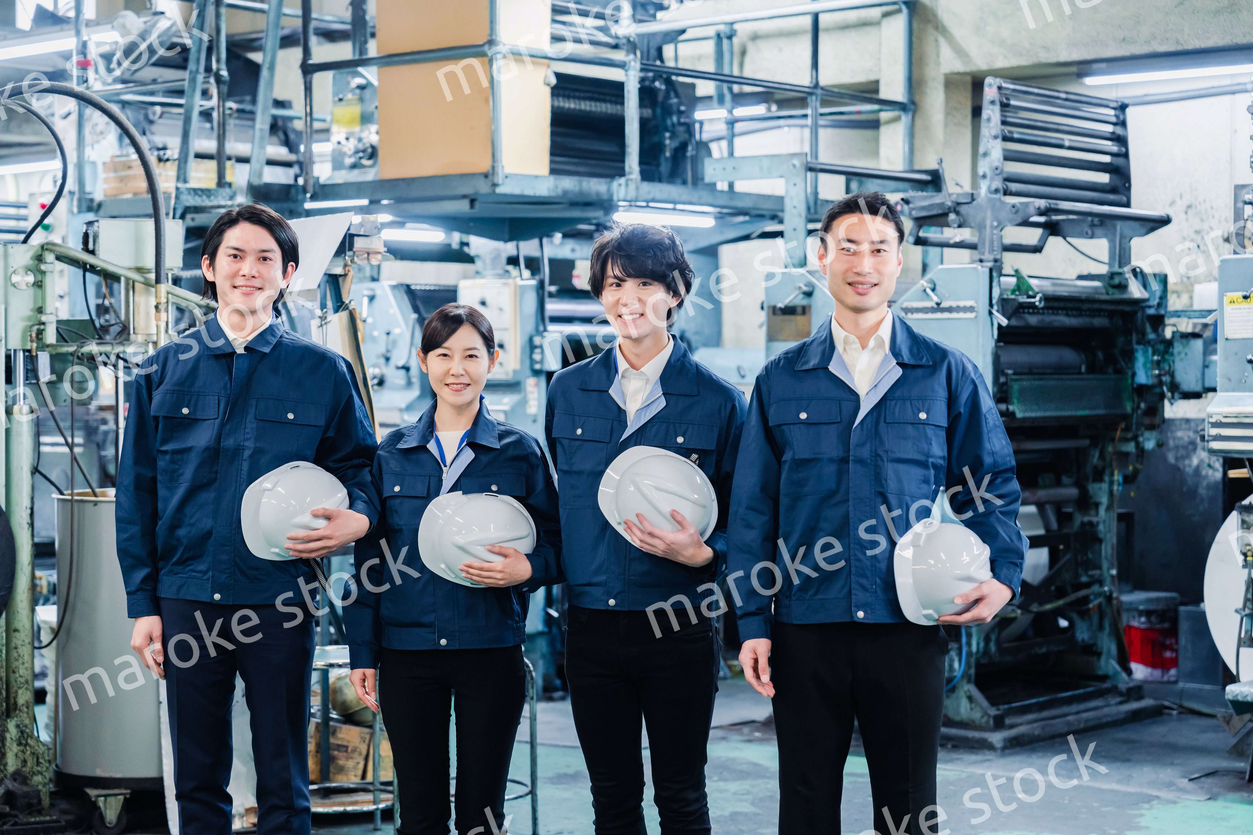 工場労働者の集合写真