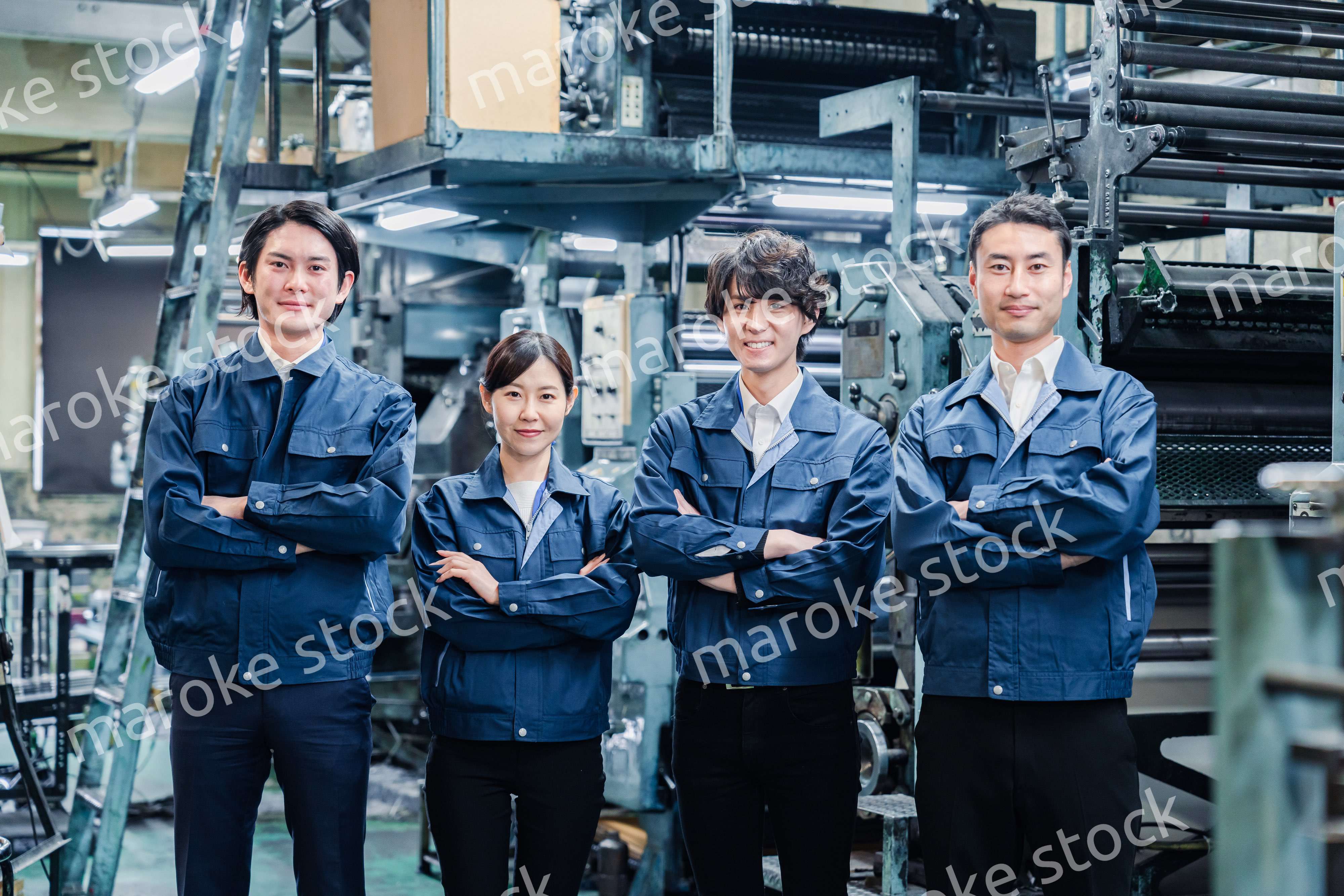 工場労働者の集合写真