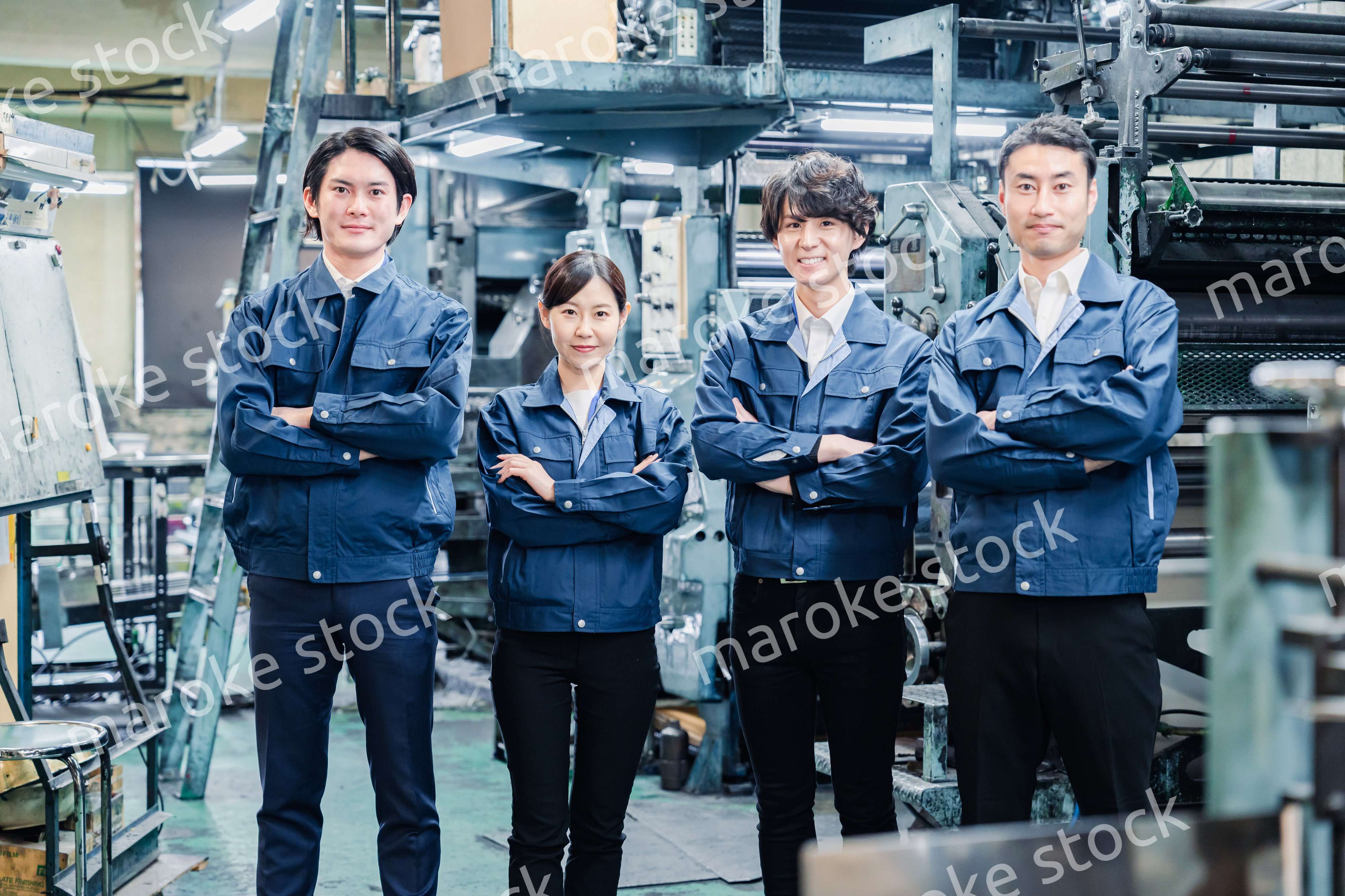 工場労働者の集合写真