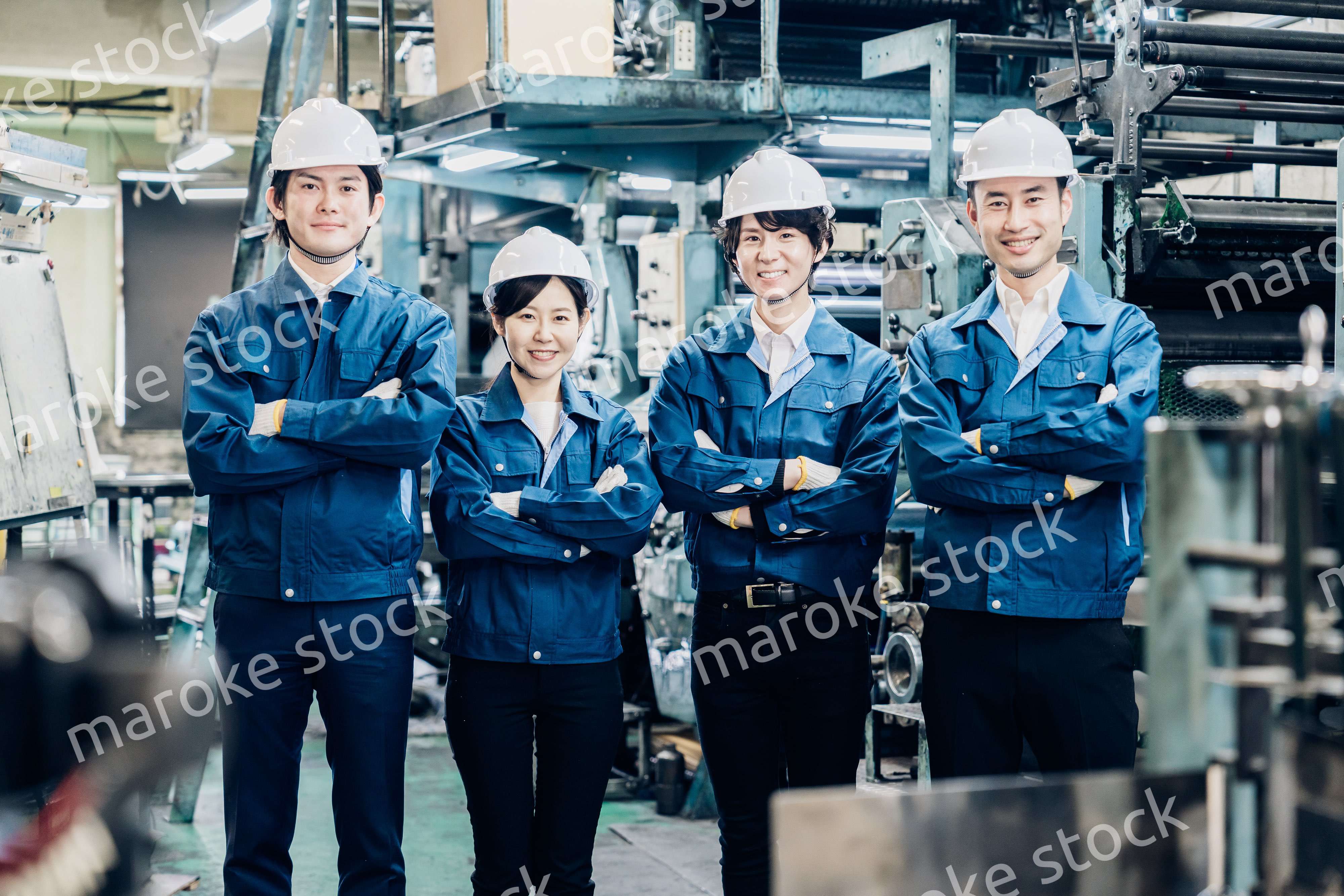 工場労働者の集合写真