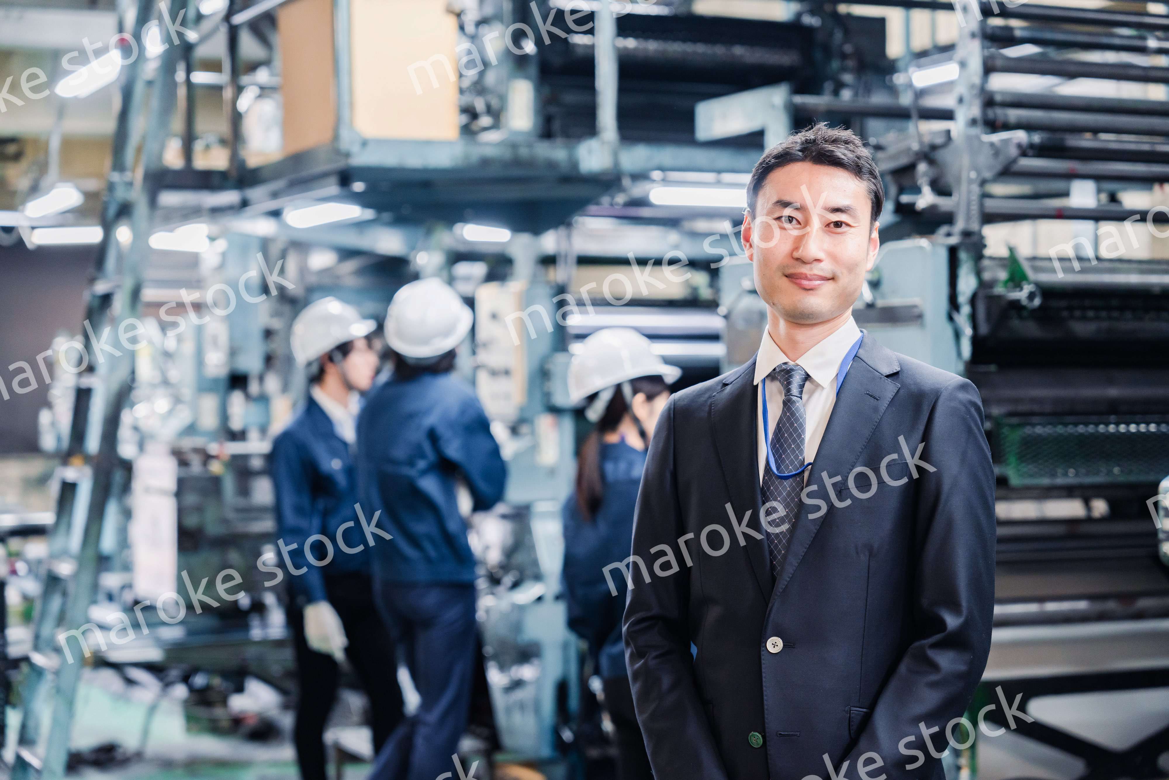 工場を訪問した営業の男性