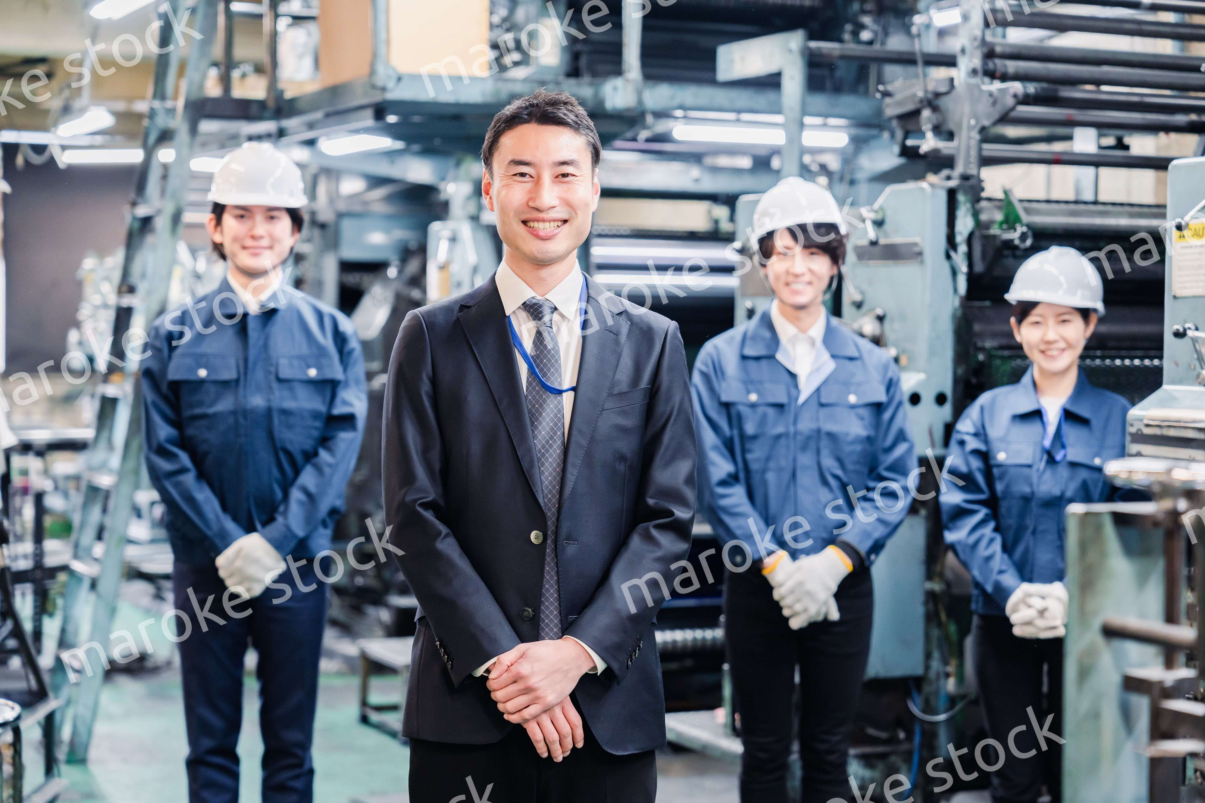 営業マンと工場スタッフ