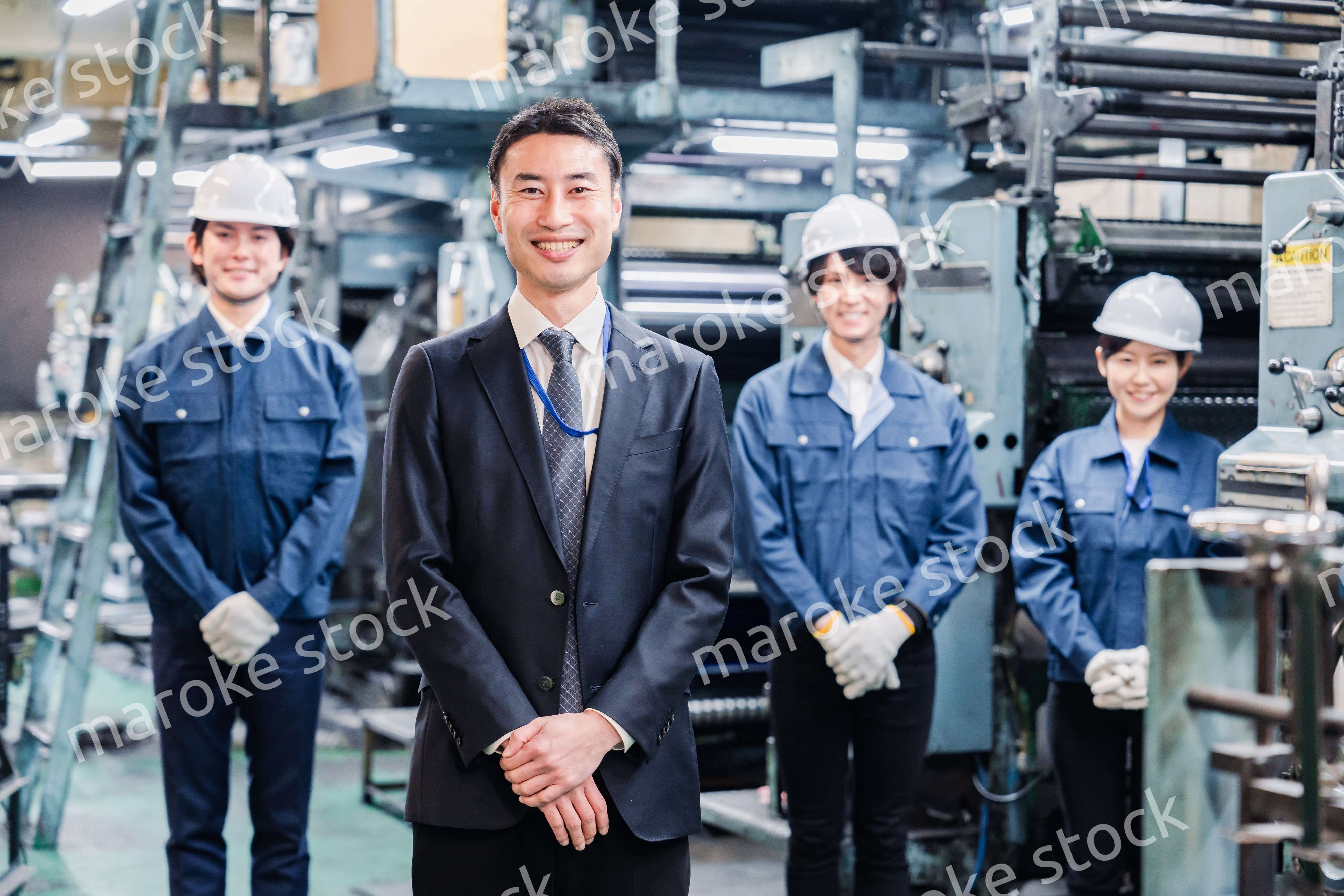 営業マンと工場スタッフ