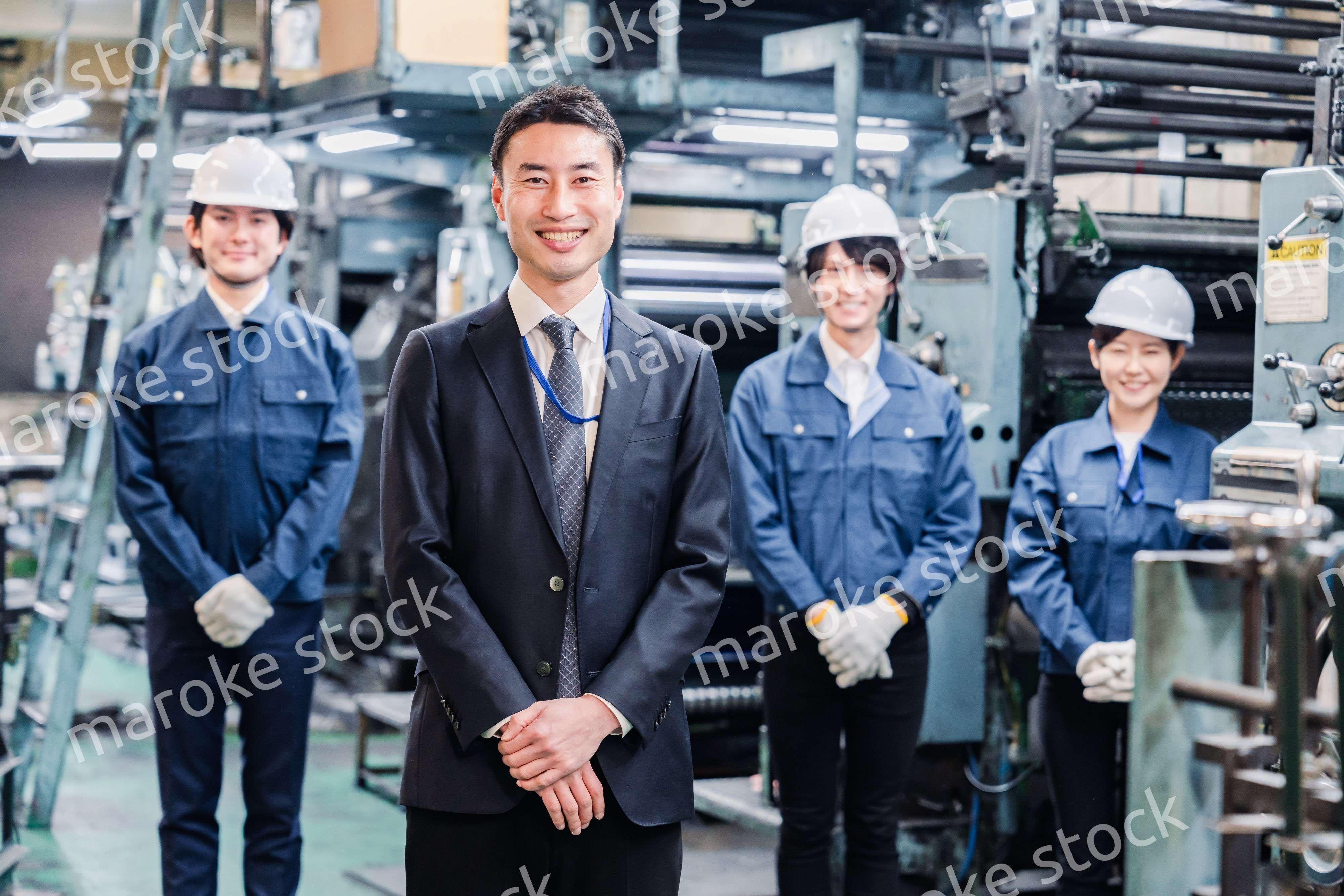 営業マンと工場スタッフ