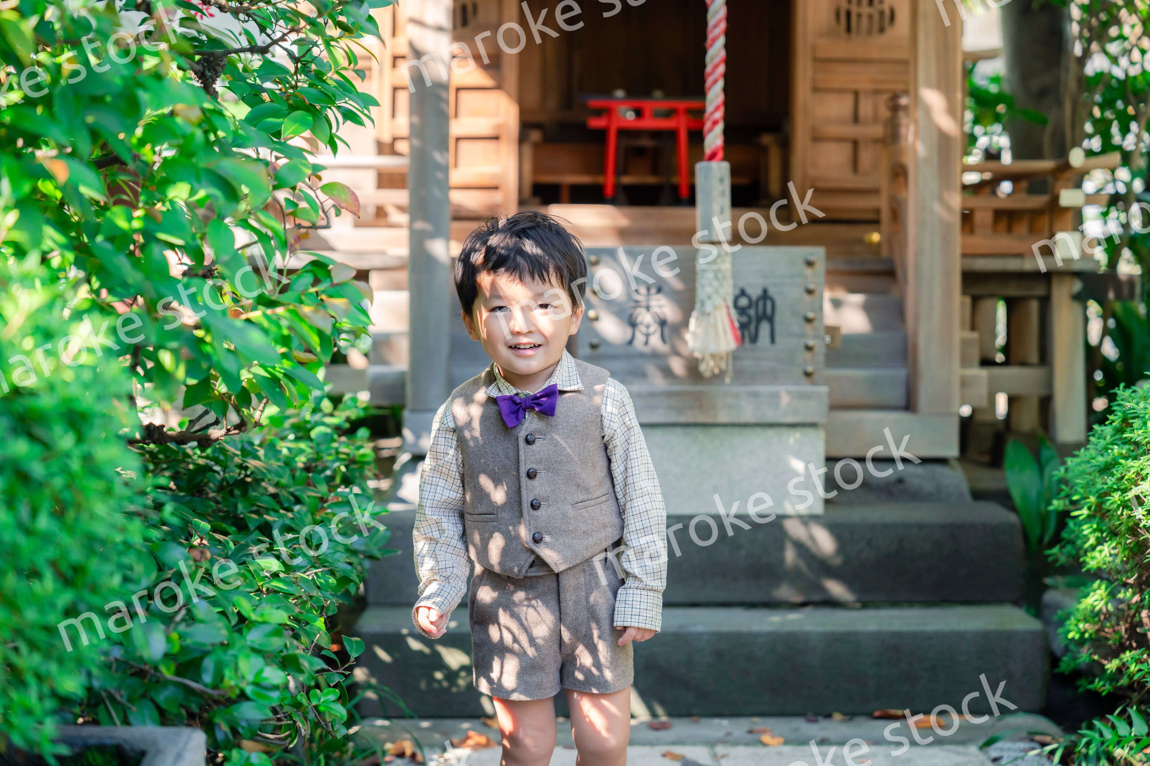 七五三のお祝いをする男の子（3歳）
