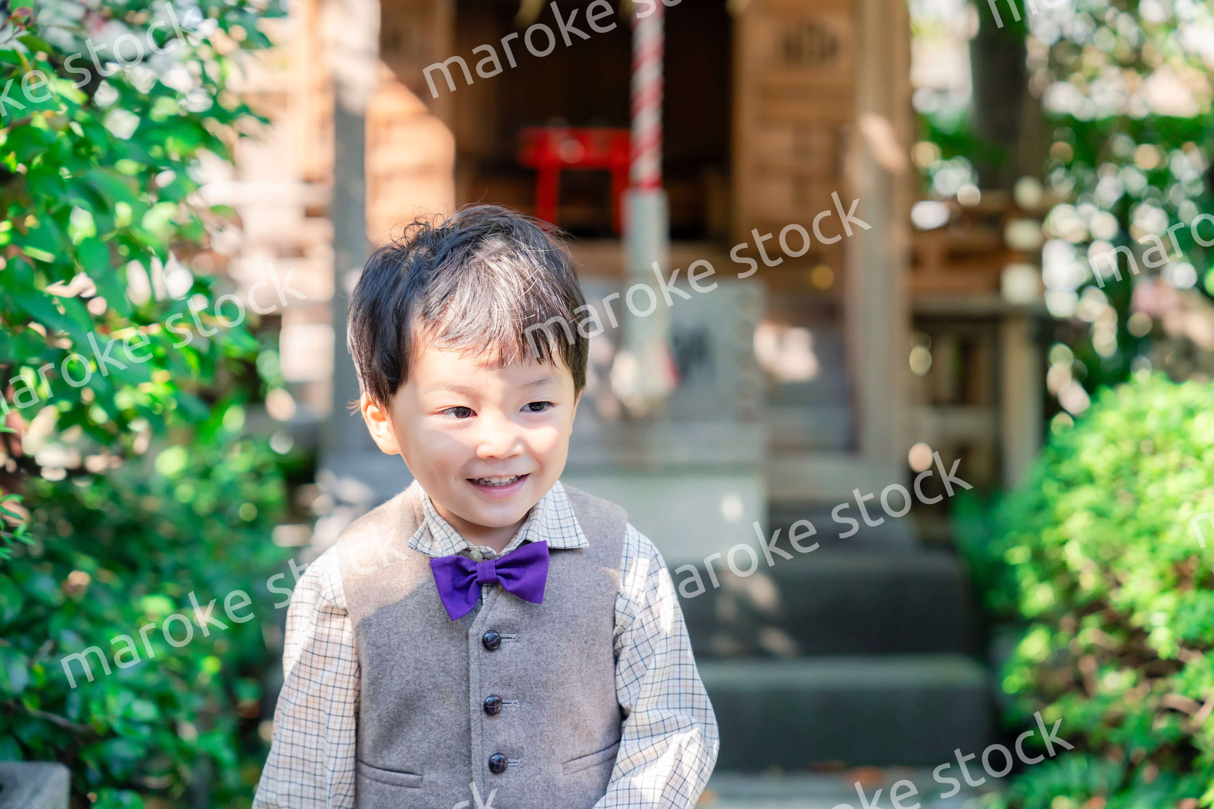 七五三のお祝いをする男の子（3歳）