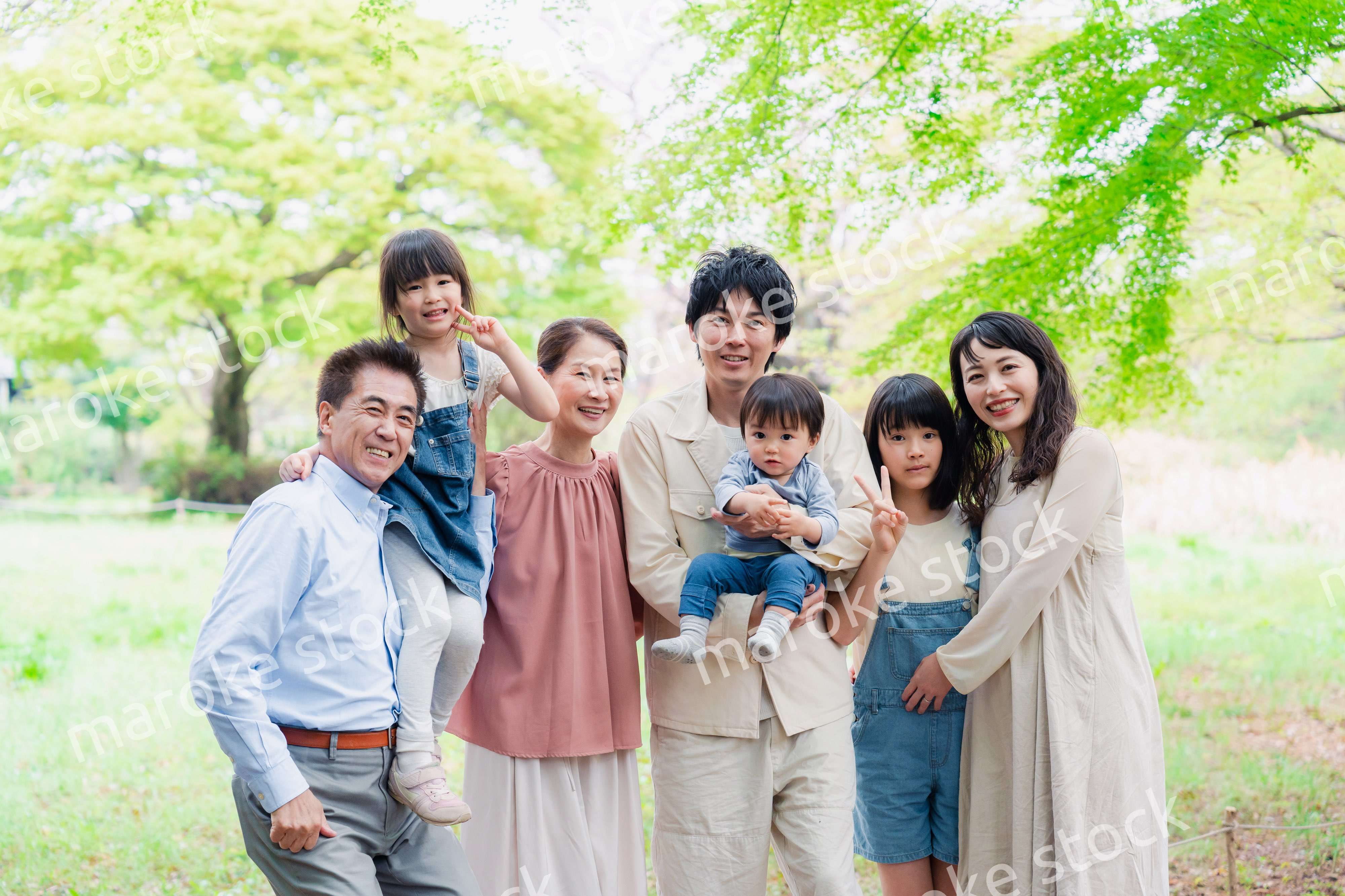 笑顔で楽しく暮らす3世代ファミリー