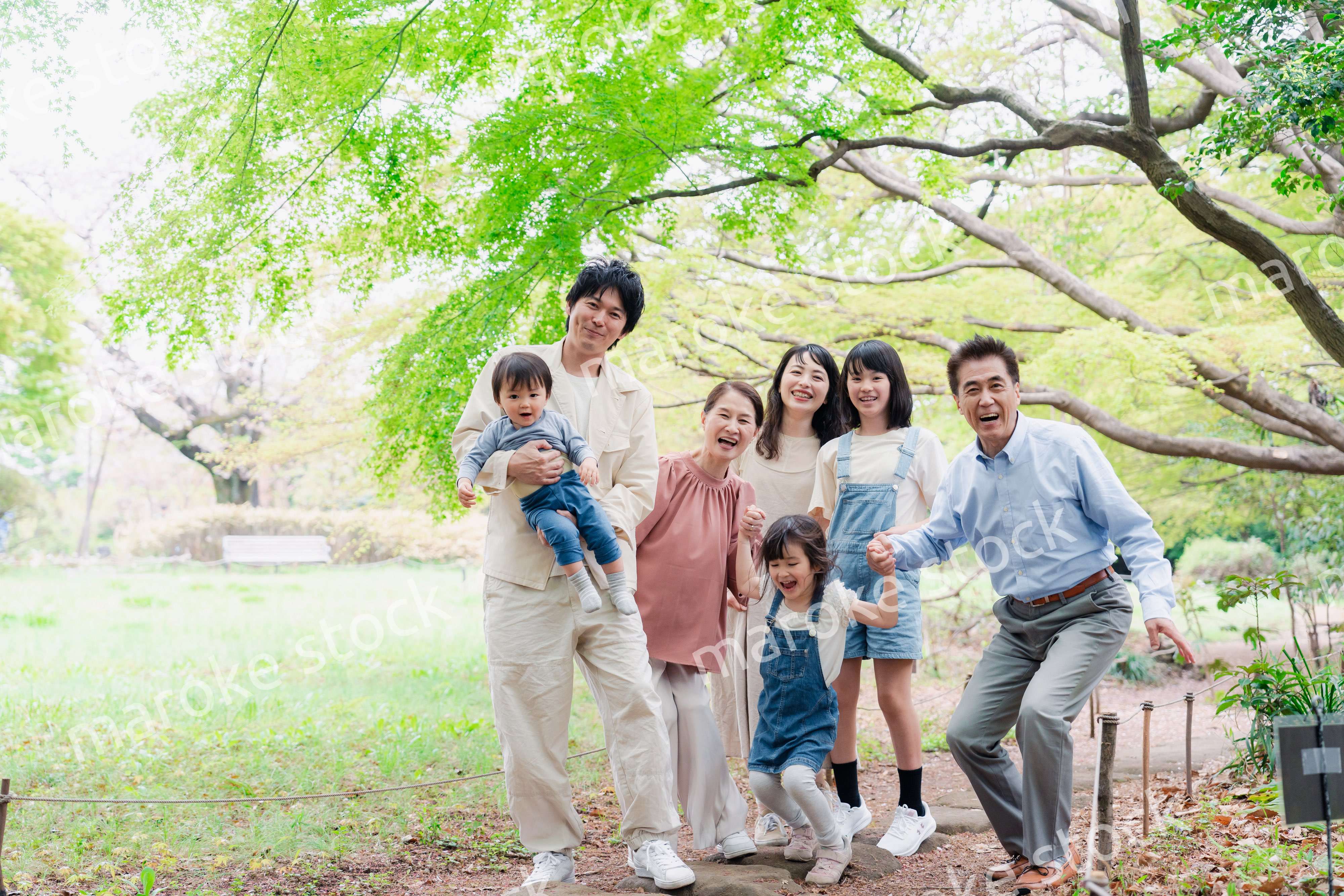 笑顔で楽しく暮らす3世代ファミリー