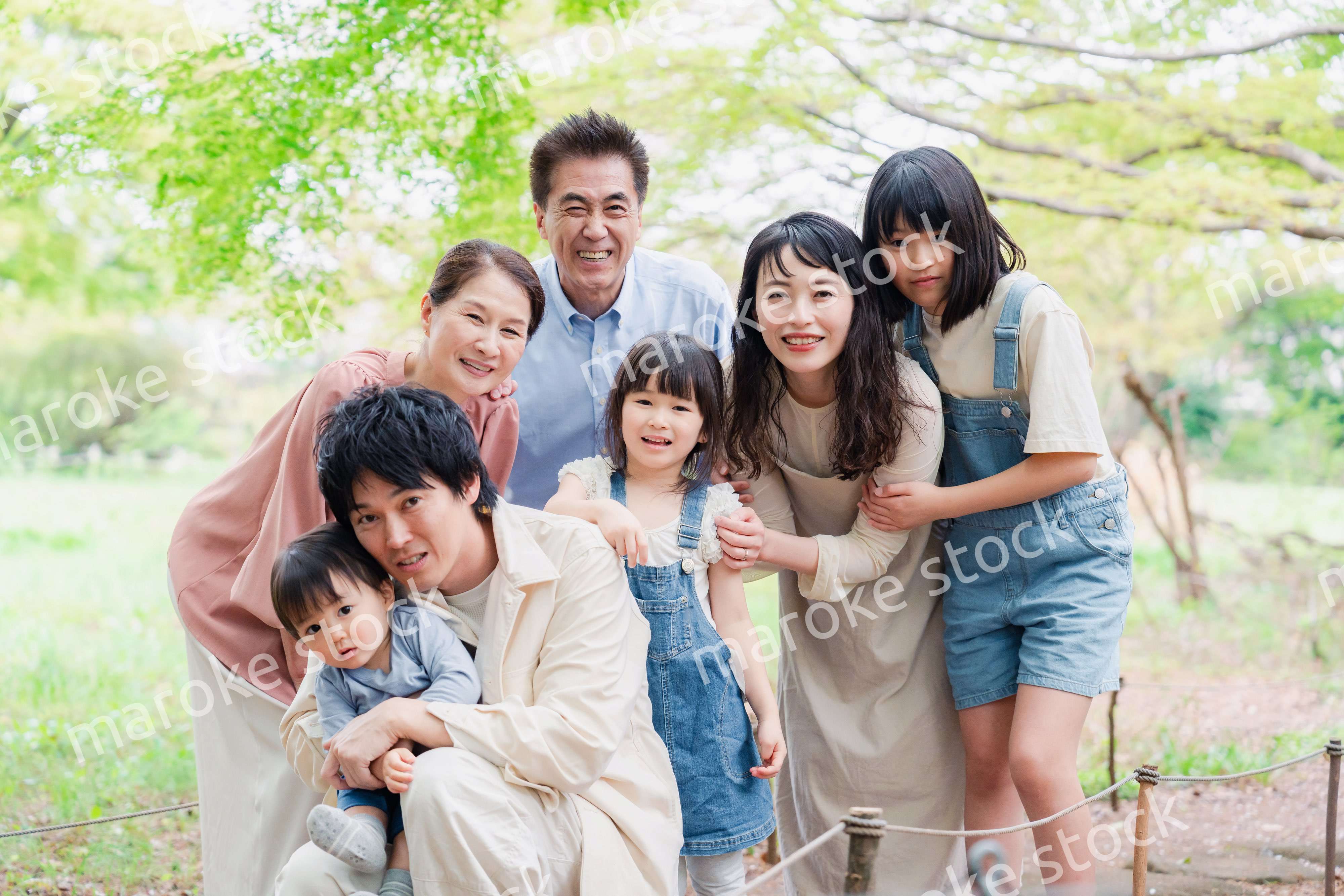 笑顔で楽しく暮らす3世代ファミリー