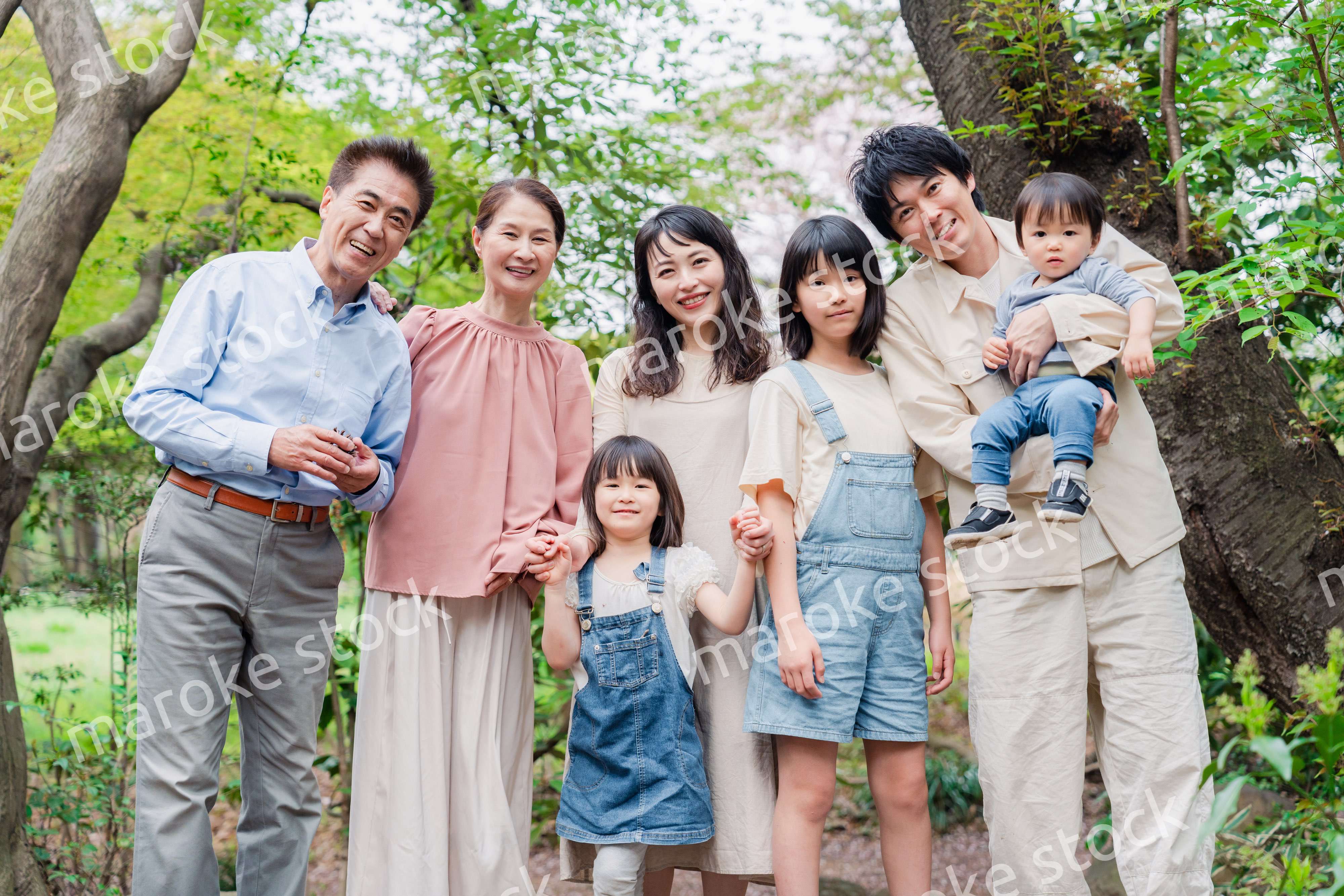 笑顔で楽しく暮らす3世代ファミリー