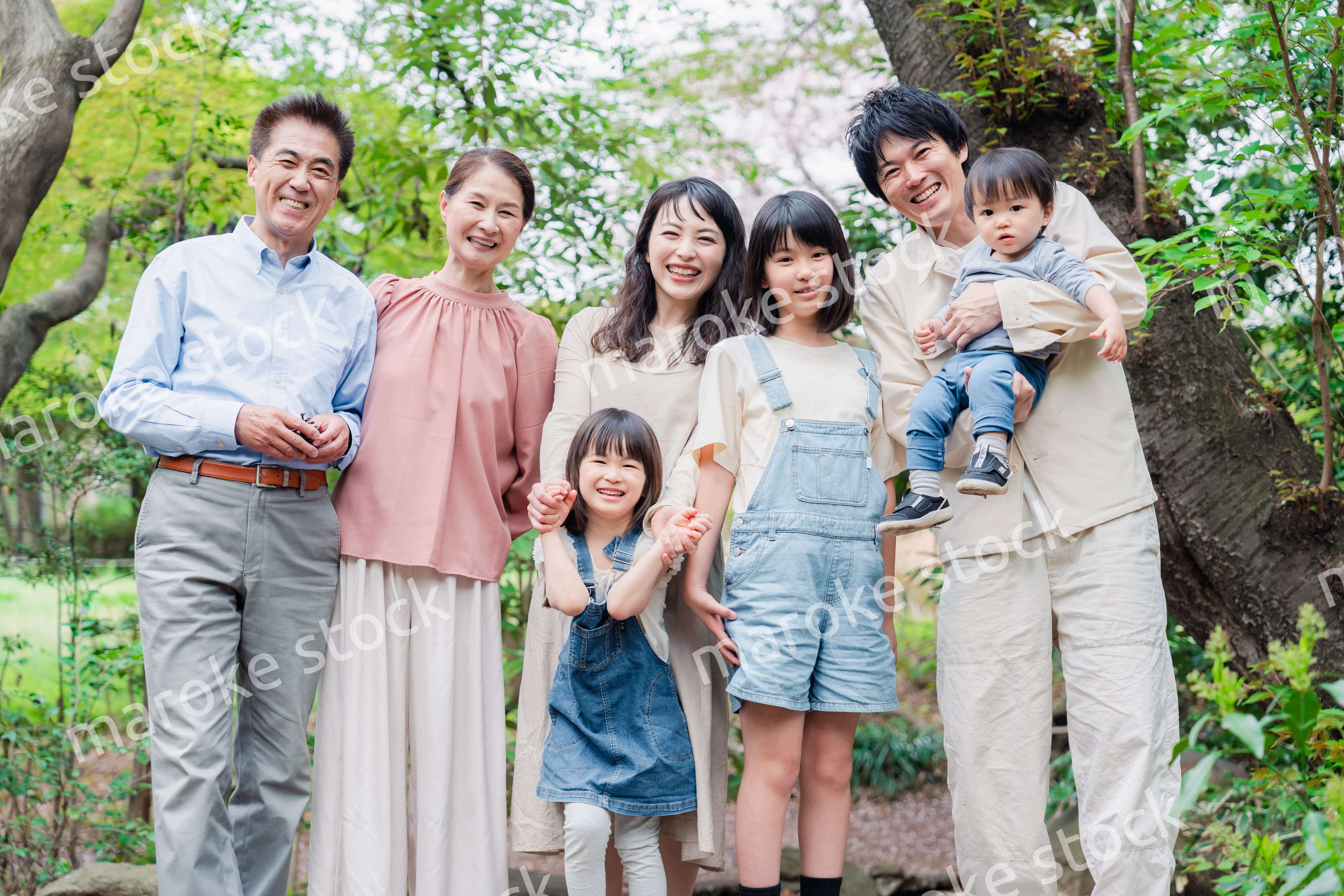 笑顔で楽しく暮らす3世代ファミリー