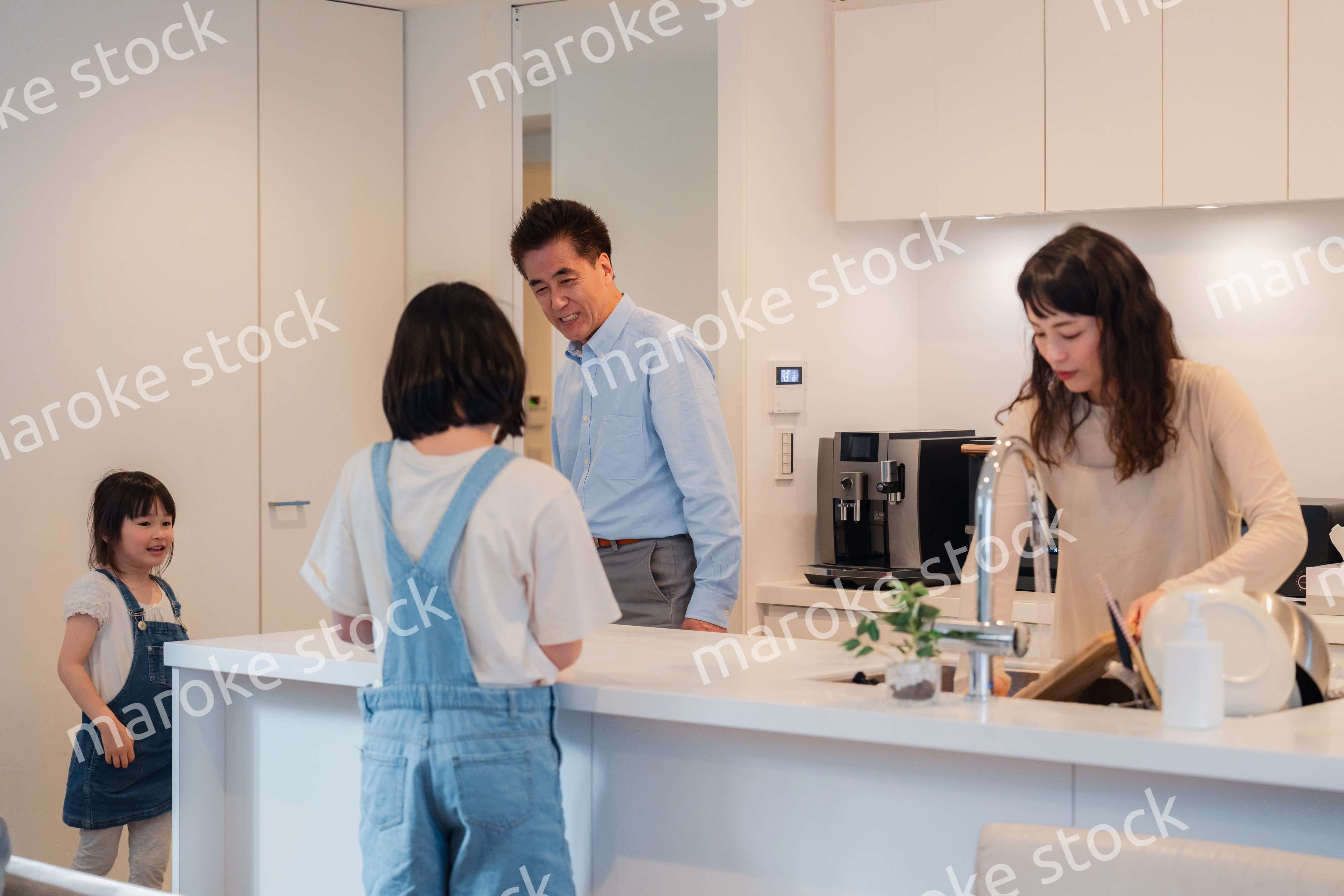 二世帯住宅に住む家族