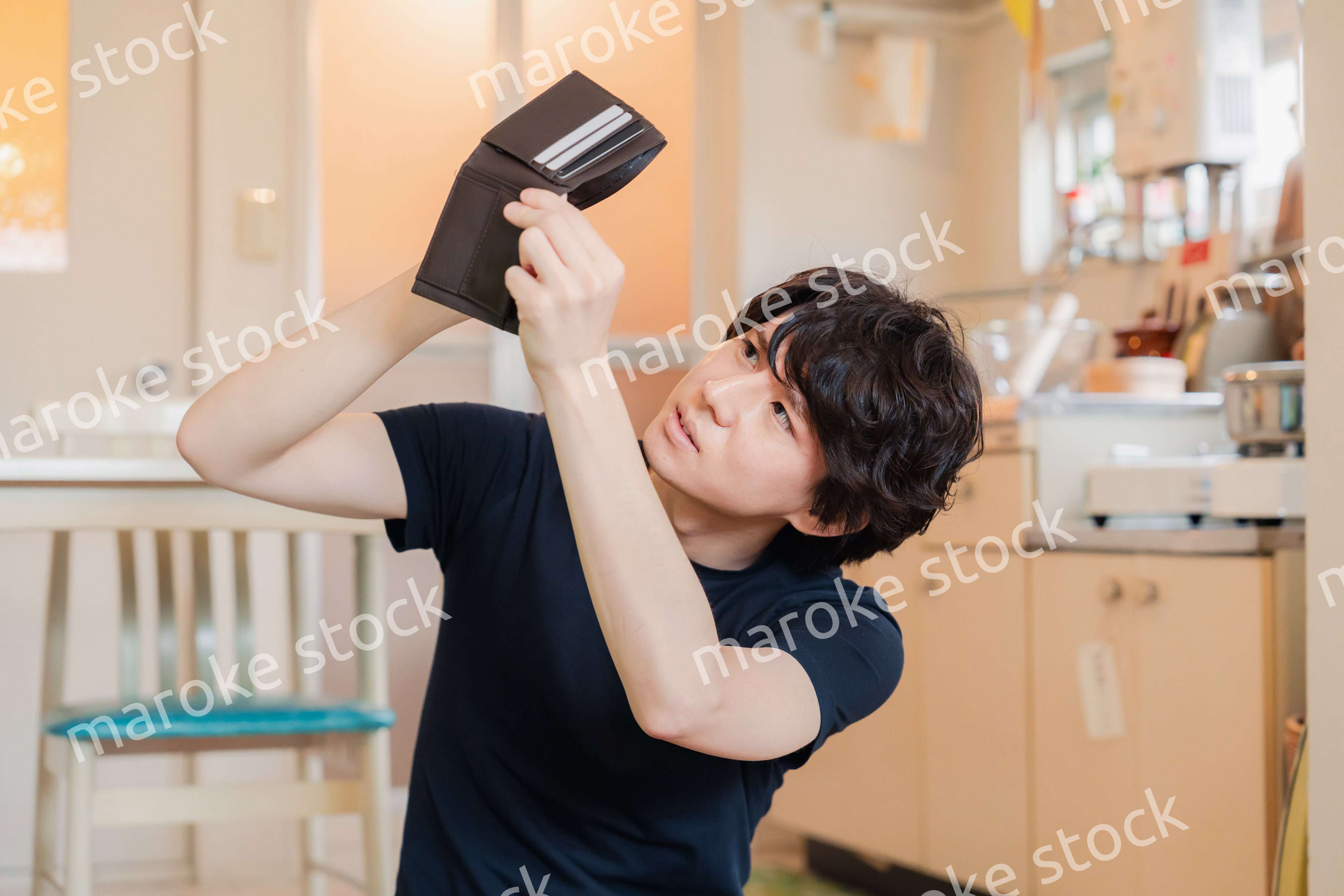 金欠に苦しむ若い男性