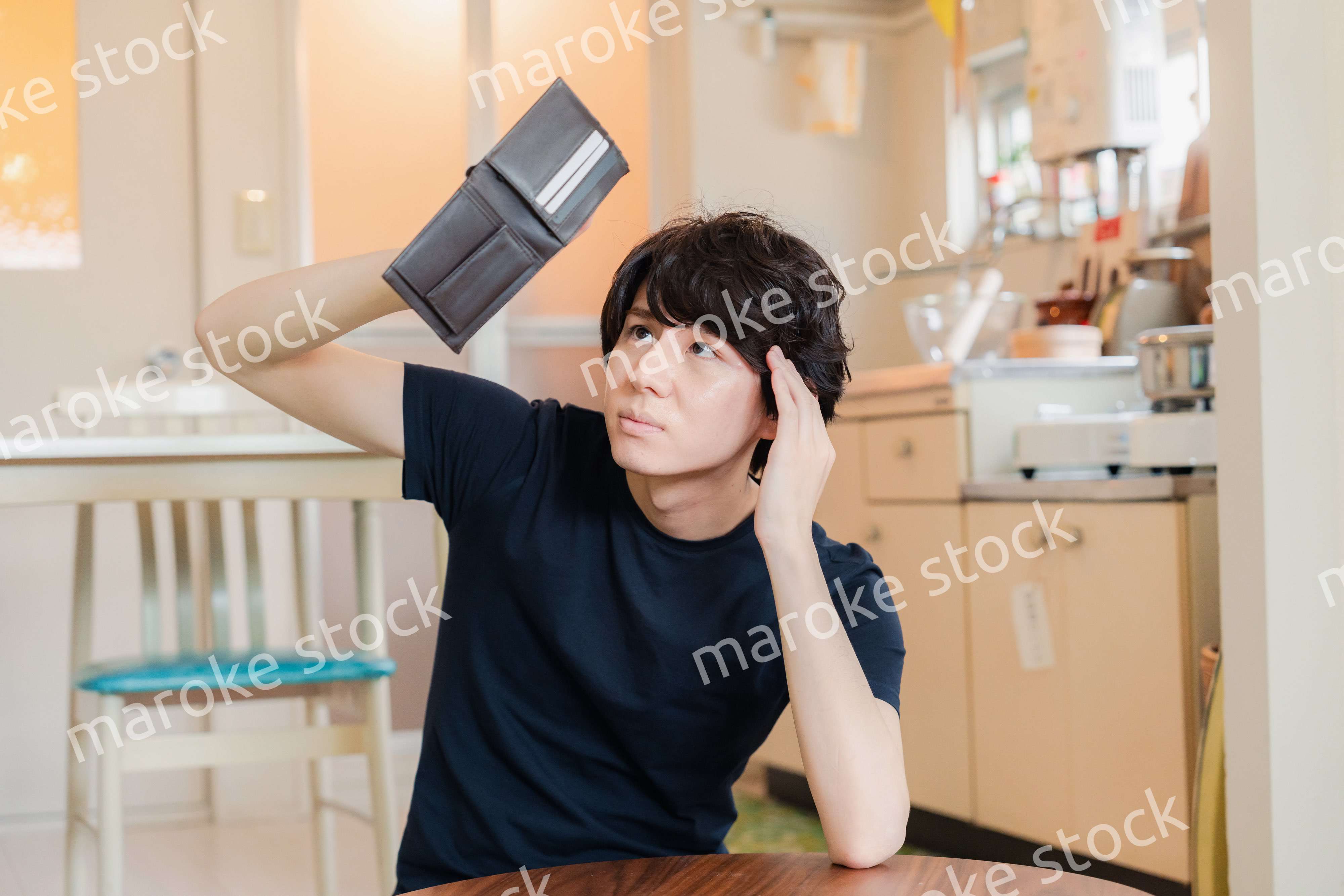 金欠に苦しむ若い男性