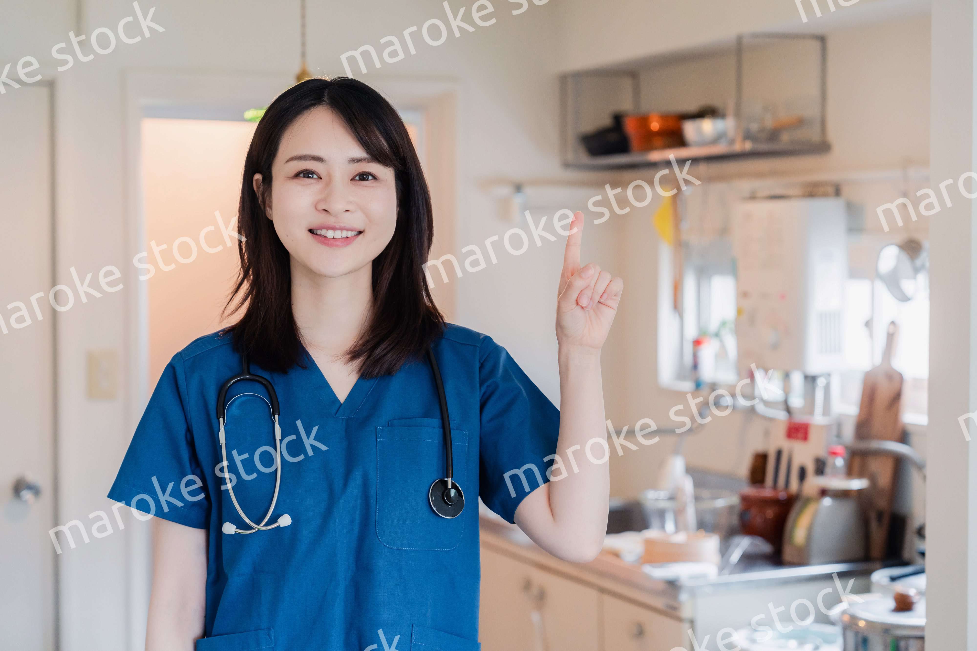 一般家庭の訪問をするドクター