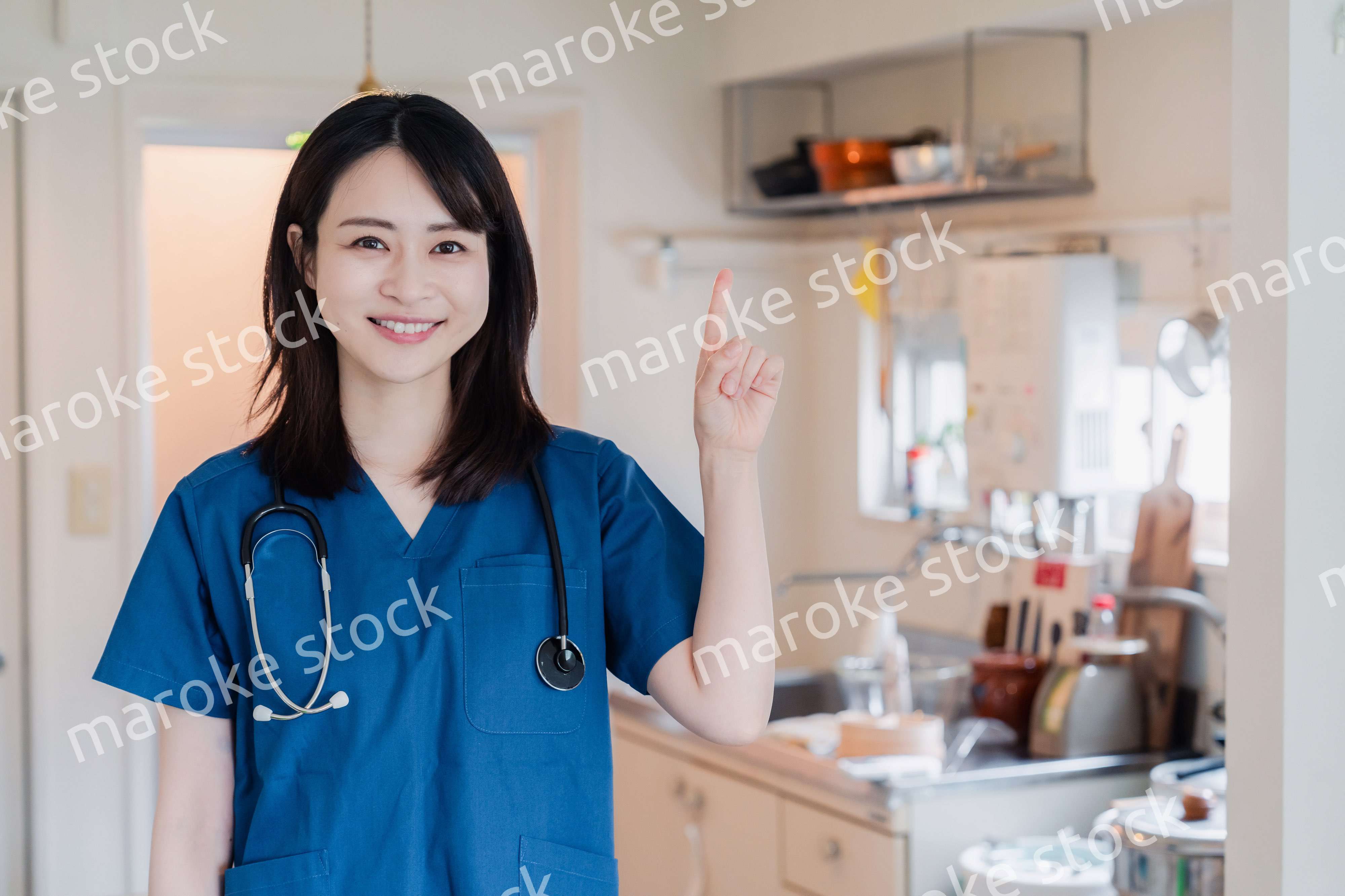 一般家庭の訪問をするドクター