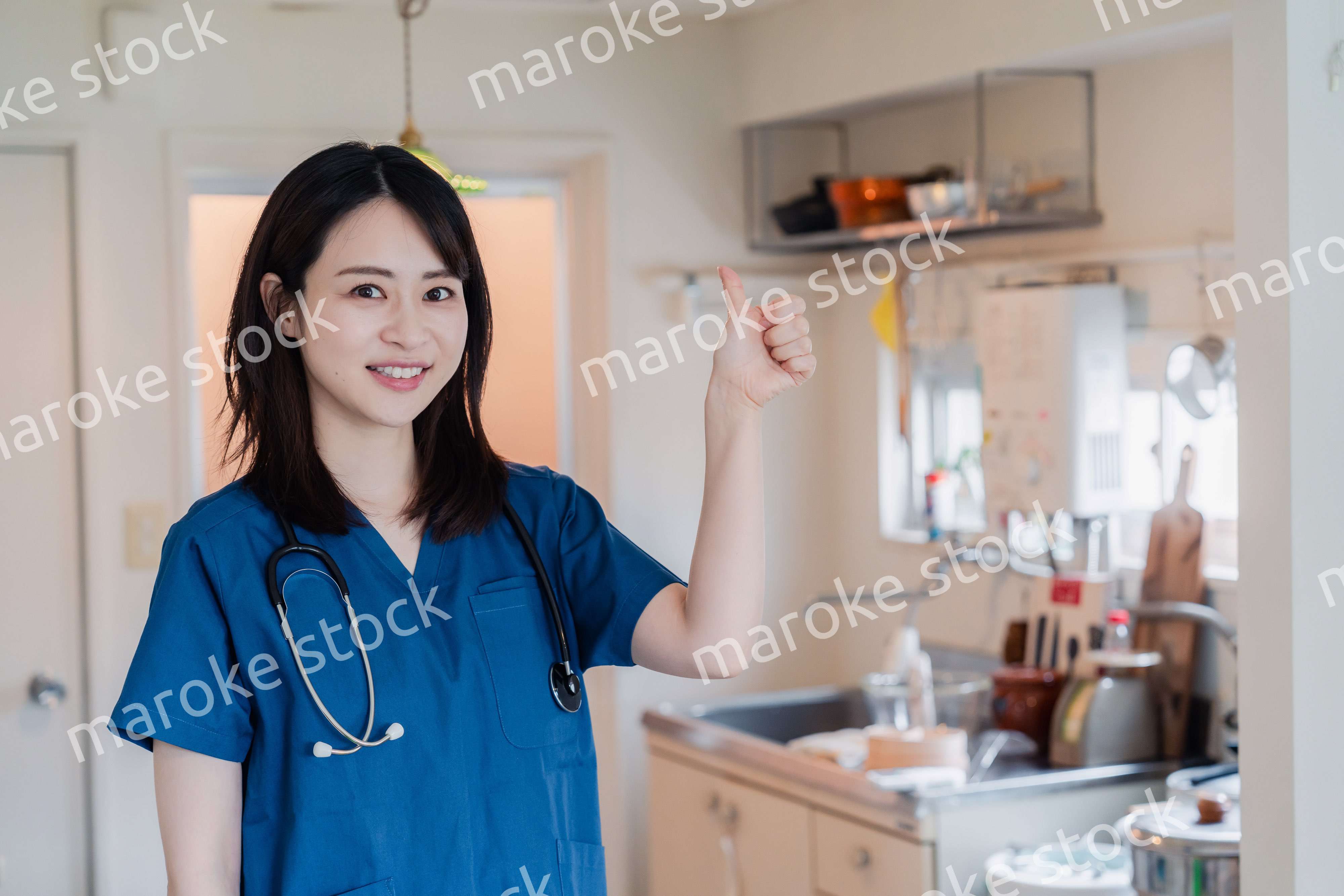 一般家庭の訪問をするドクター