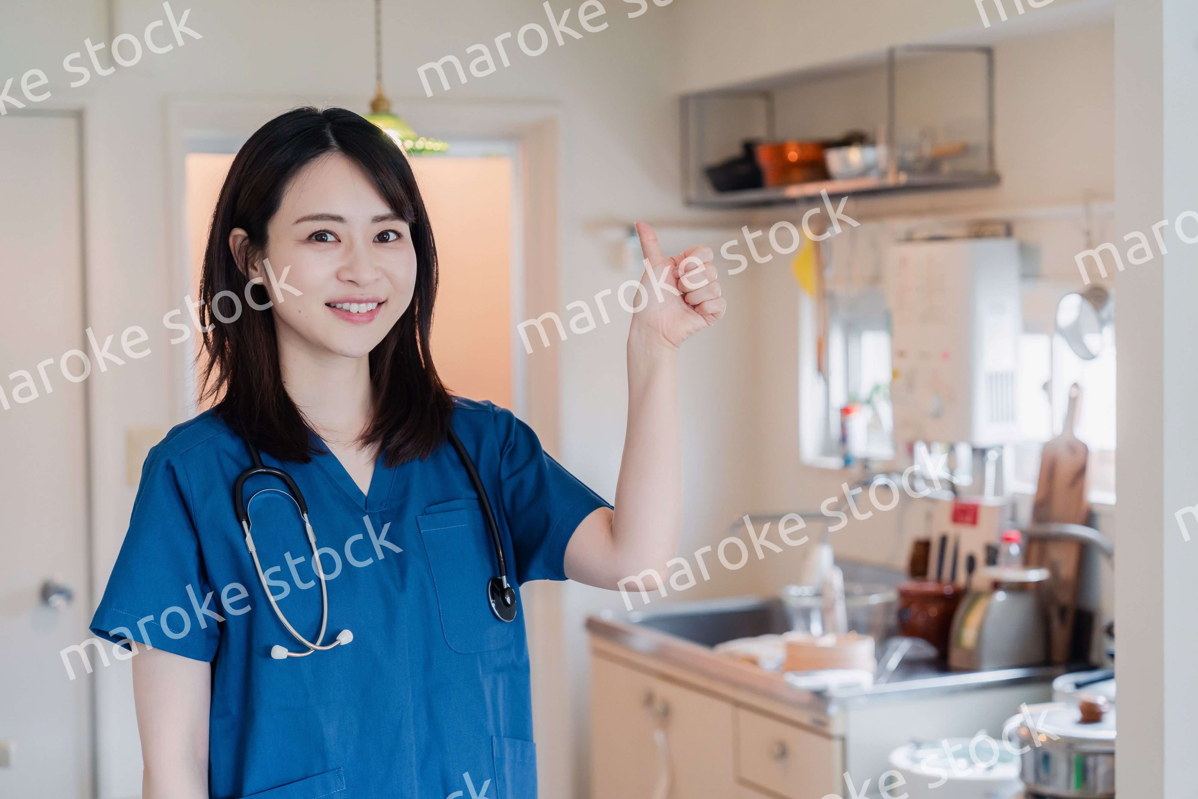 一般家庭の訪問をするドクター