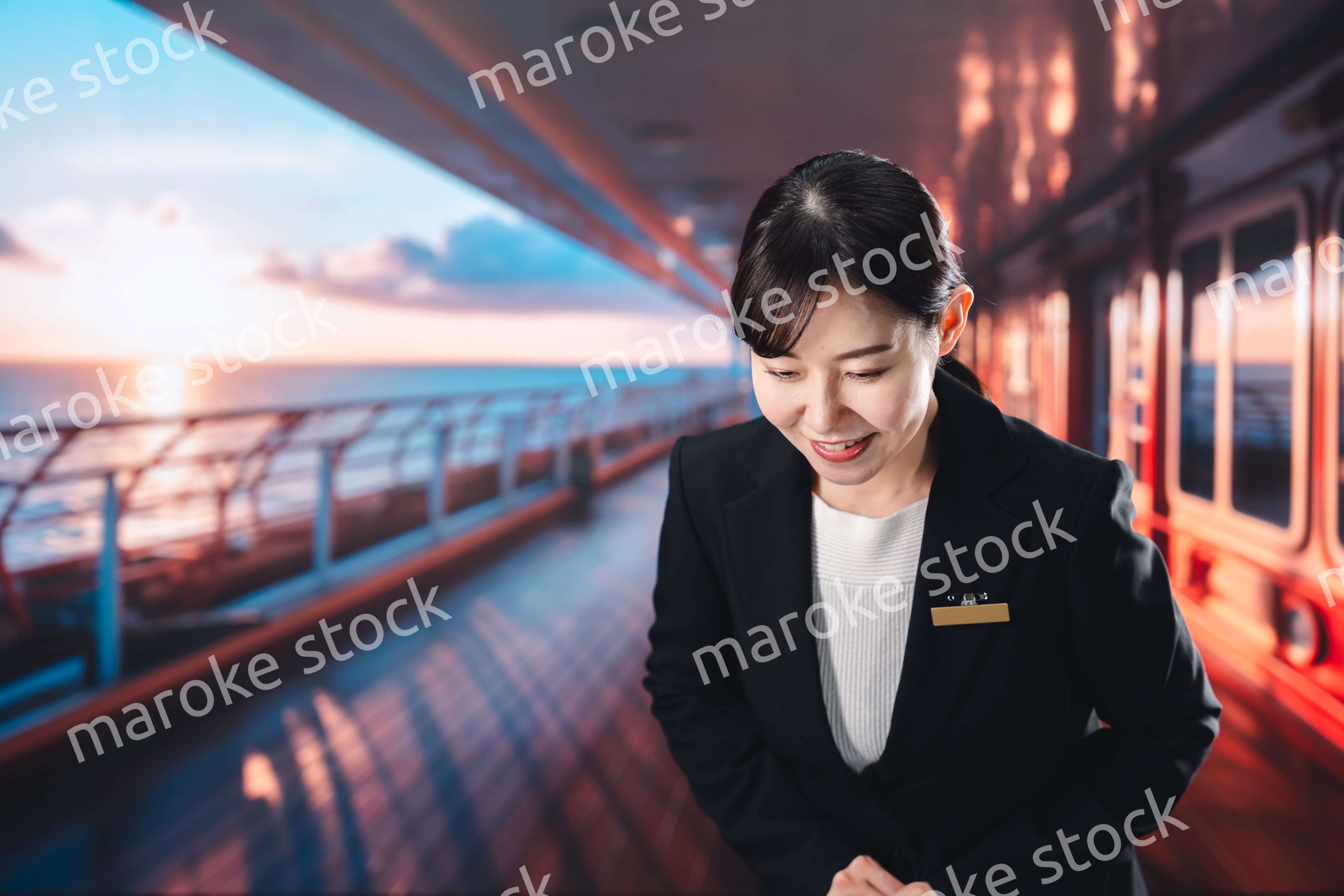 クルーズ船で船員を務める女性