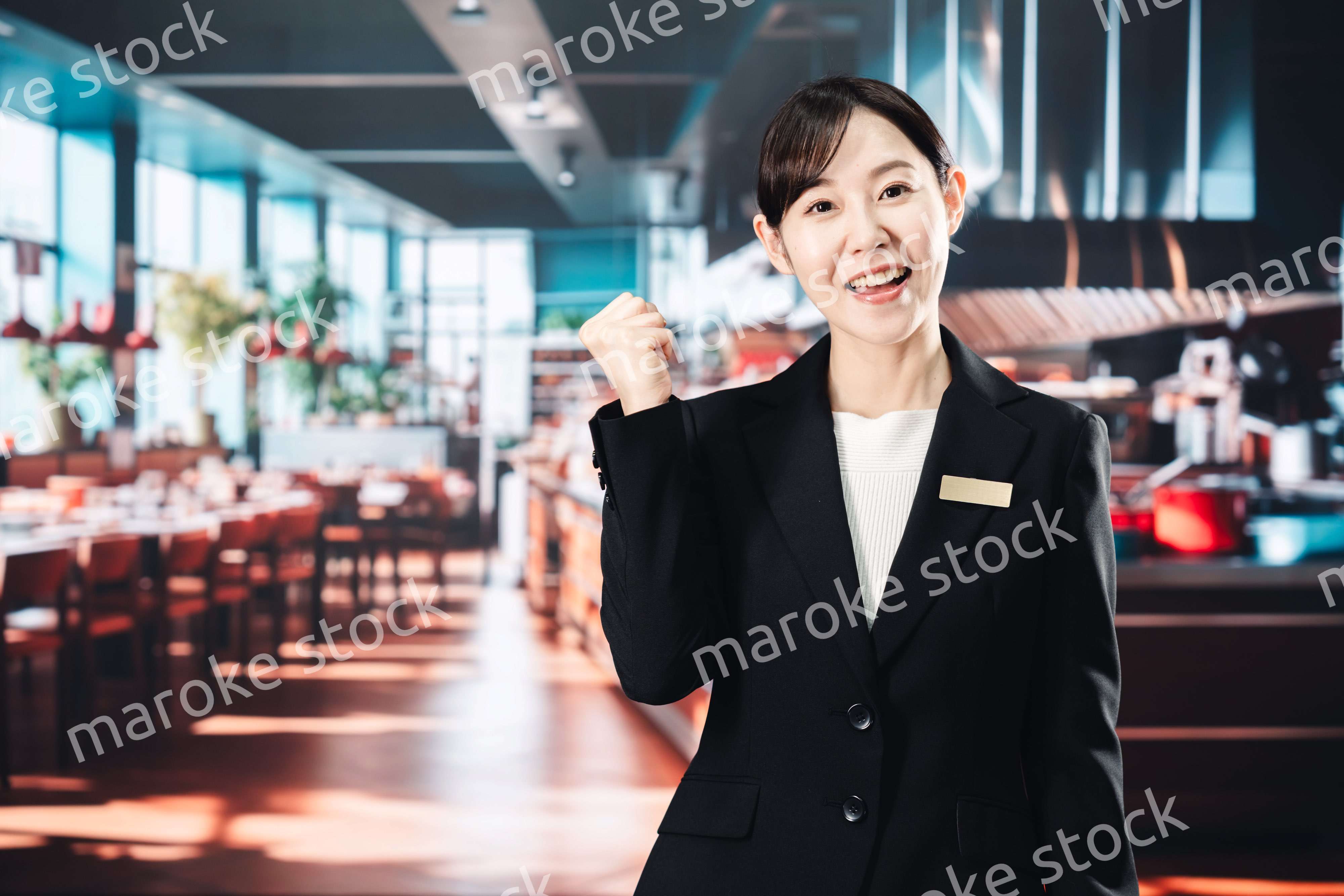 高級レストランで働く女性