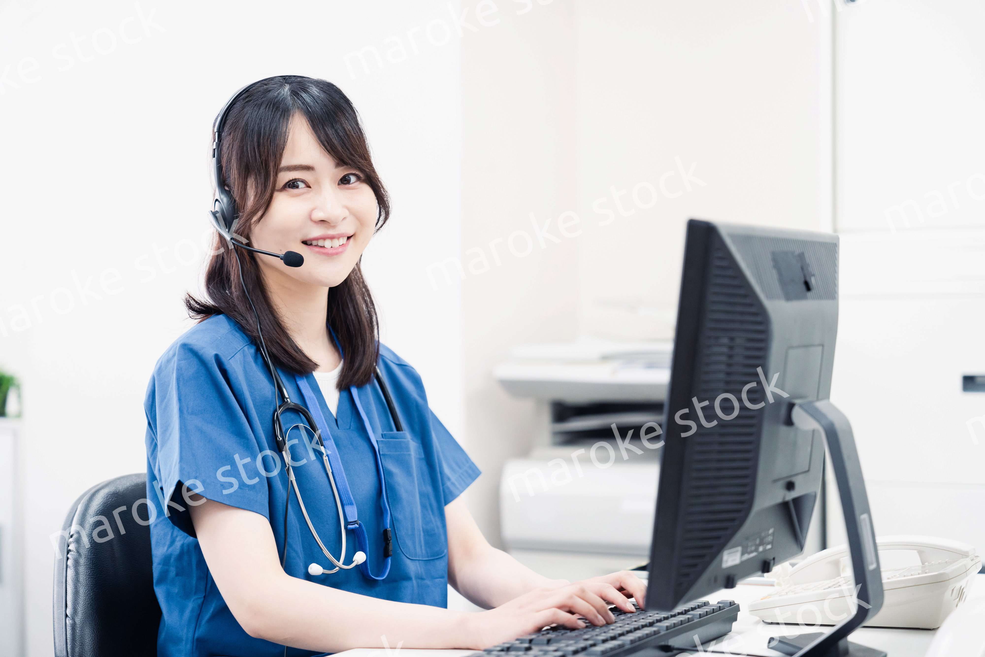 リモートで対応をする医療スタッフ