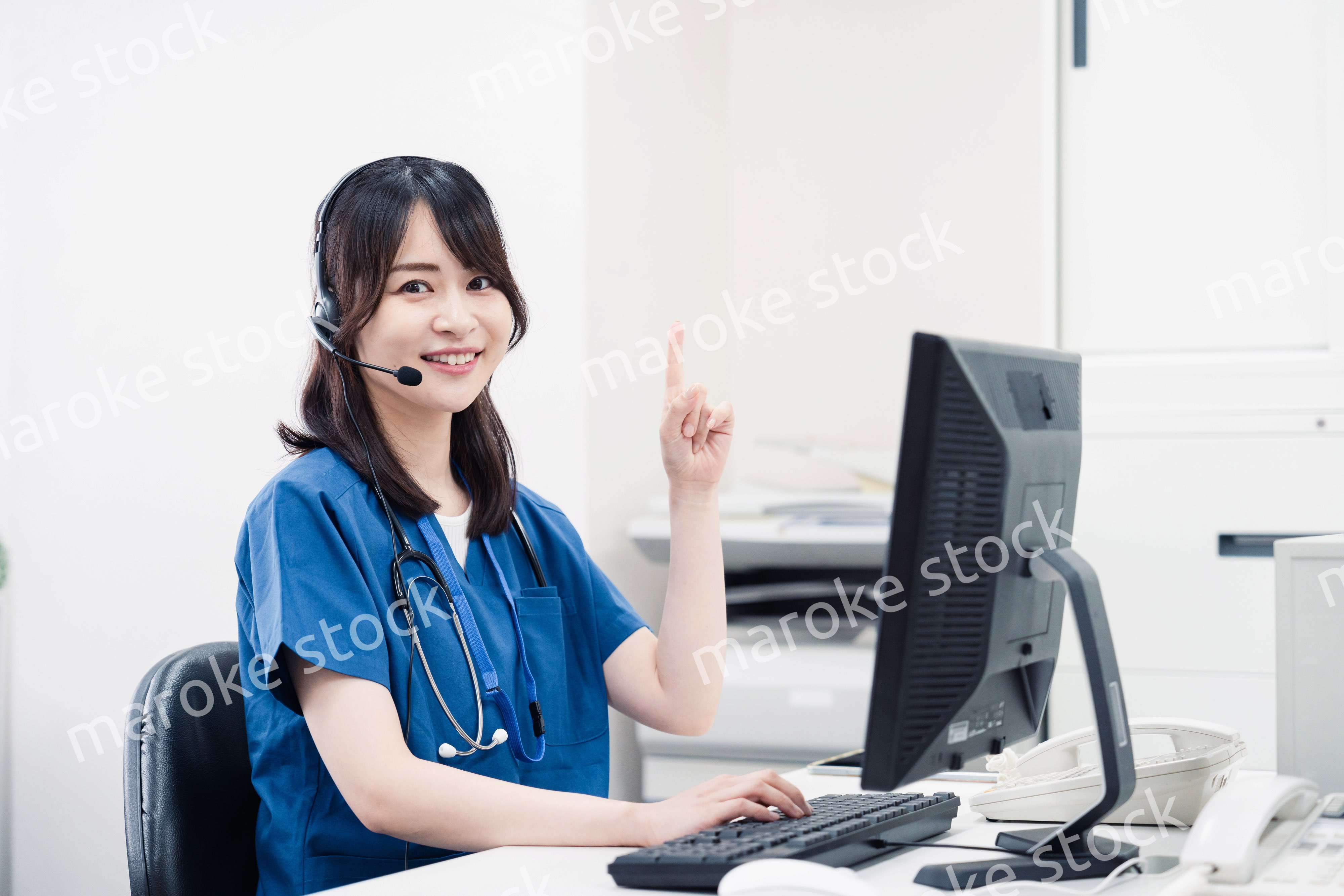 リモートで対応をする医療スタッフ