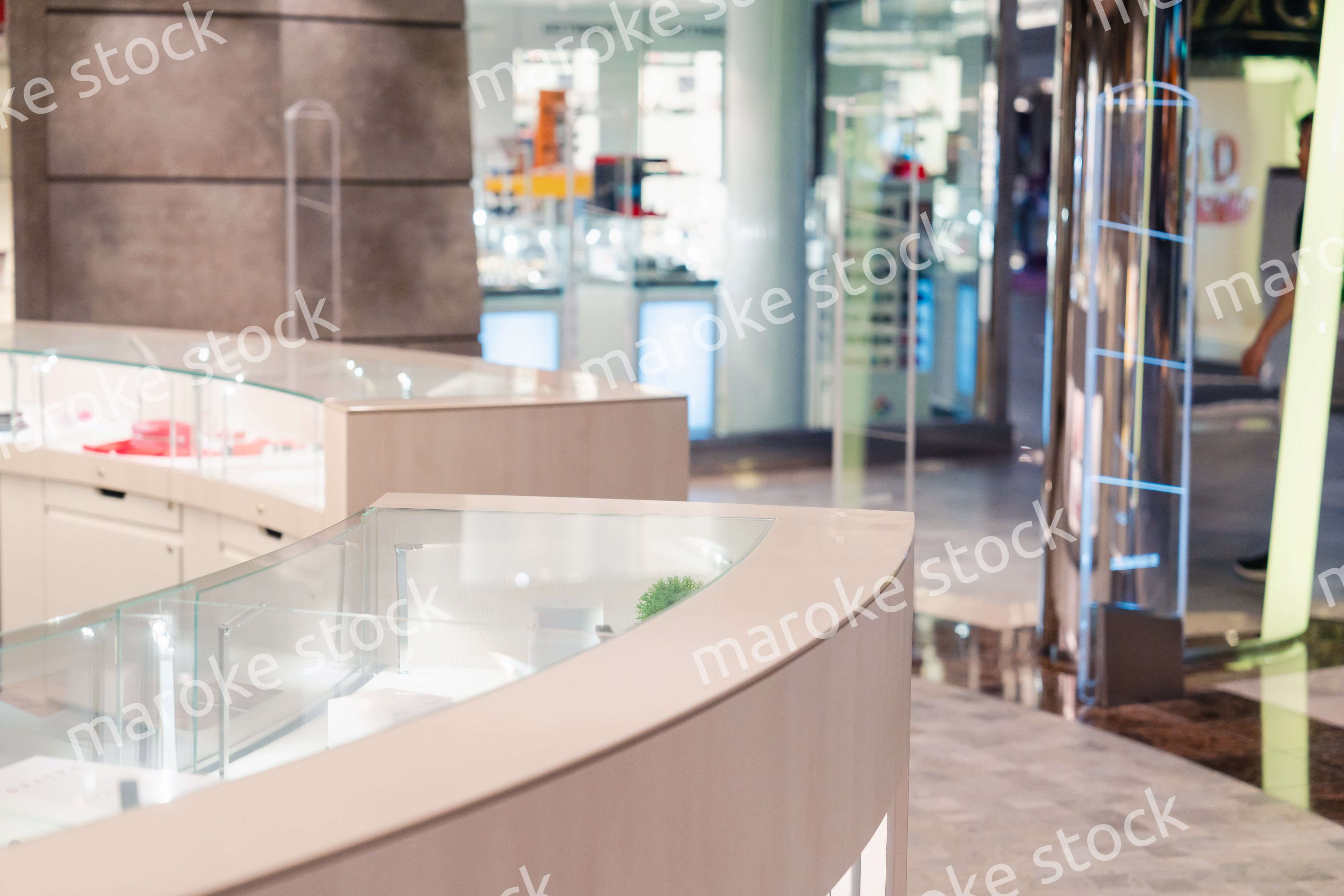 高級ブティックのショーケース