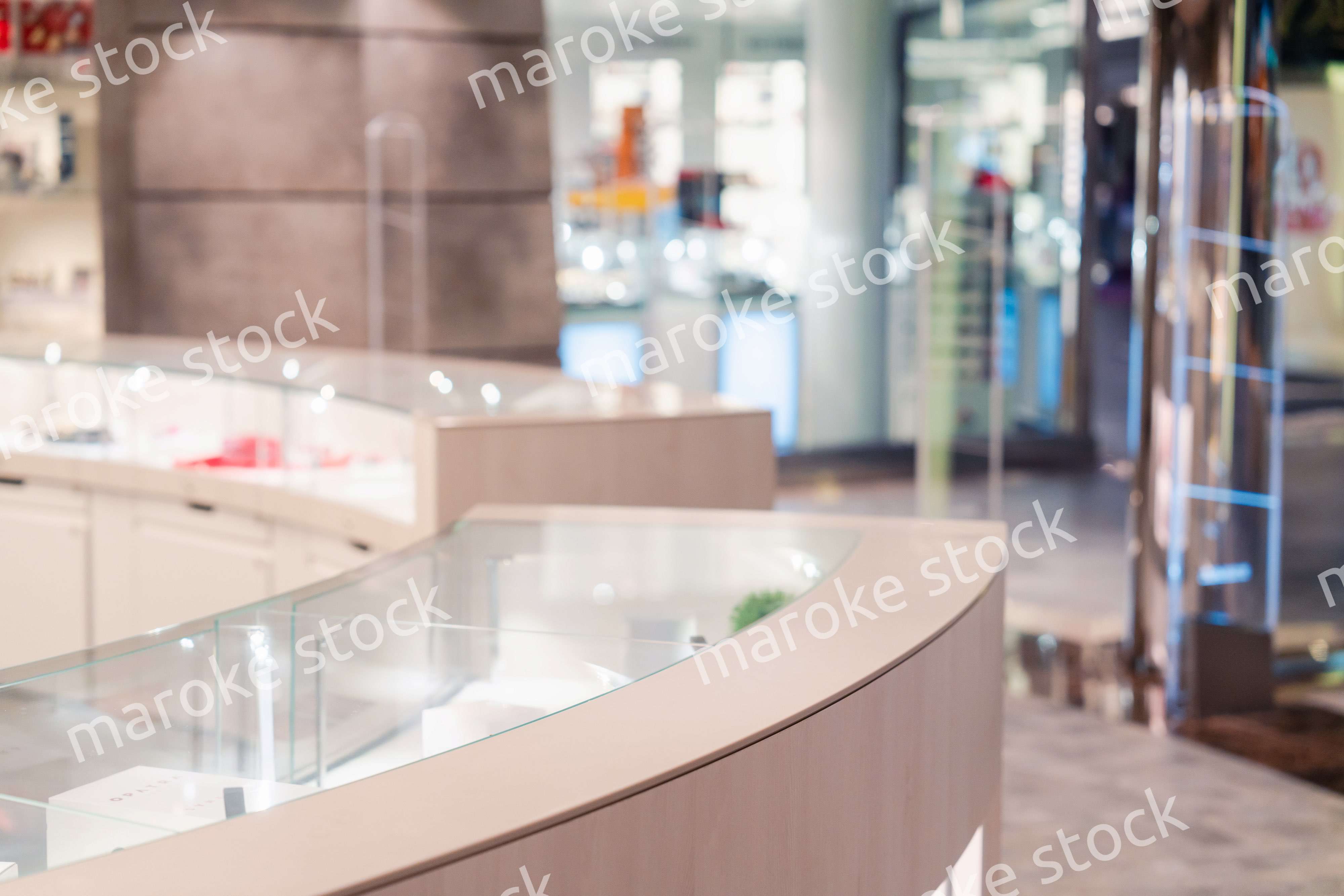 高級ブティックのショーケース