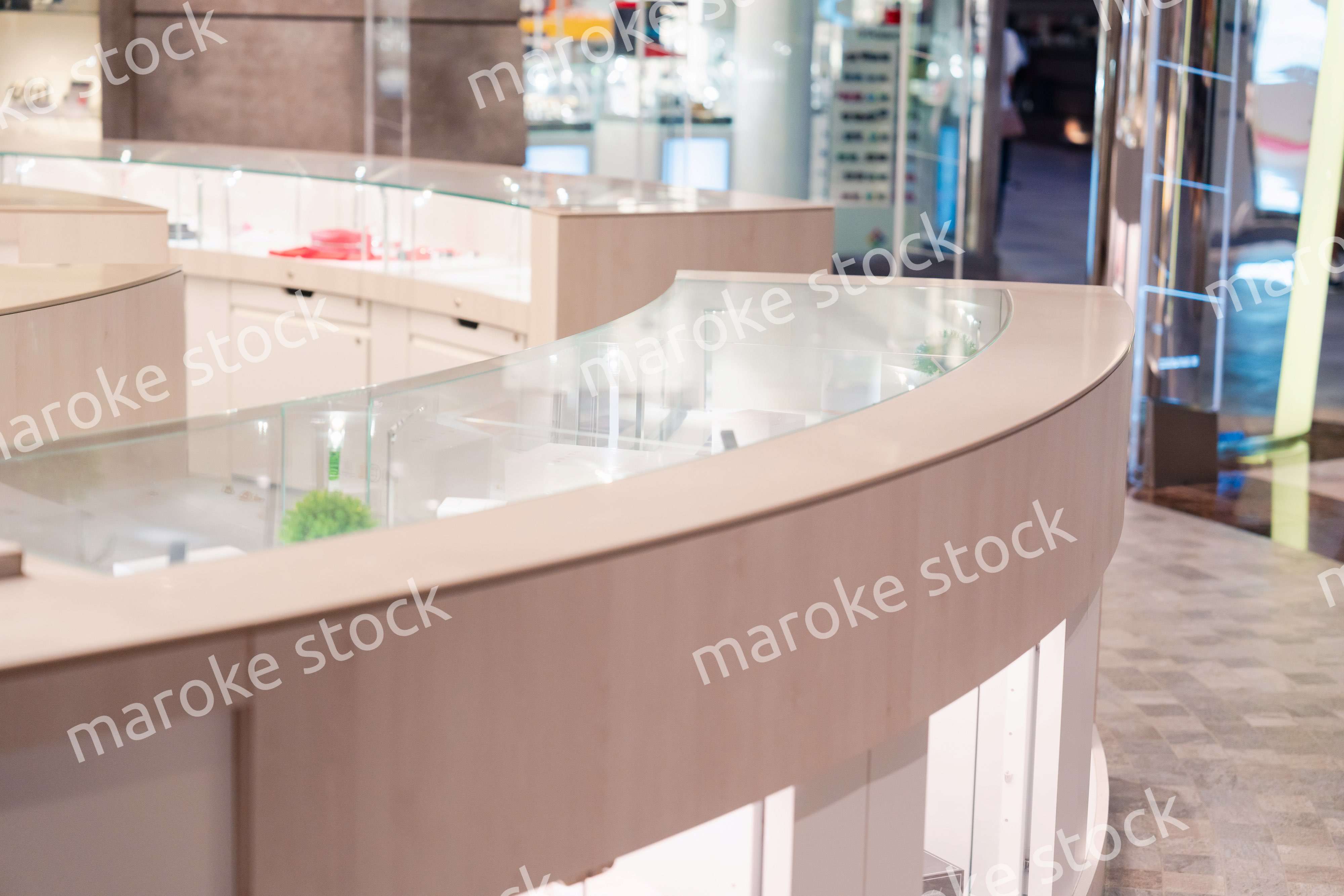 高級ブティックのショーケース