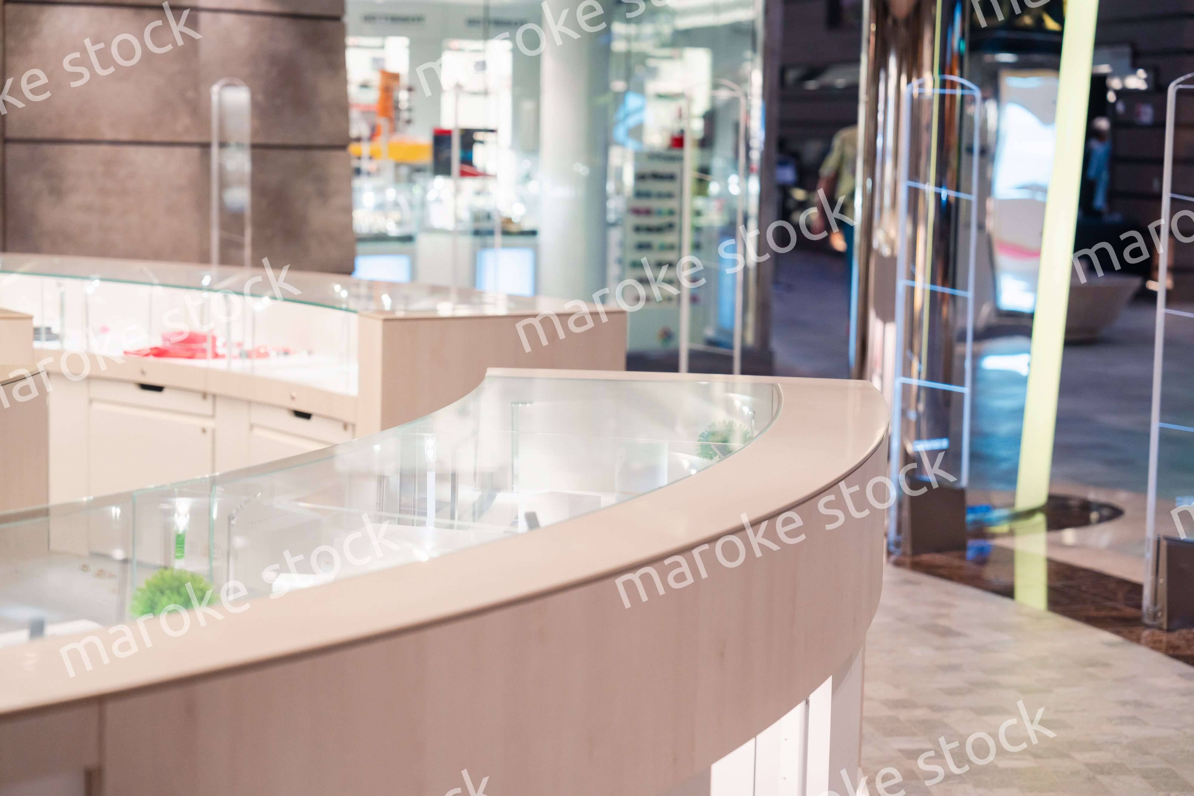 高級ブティックのショーケース