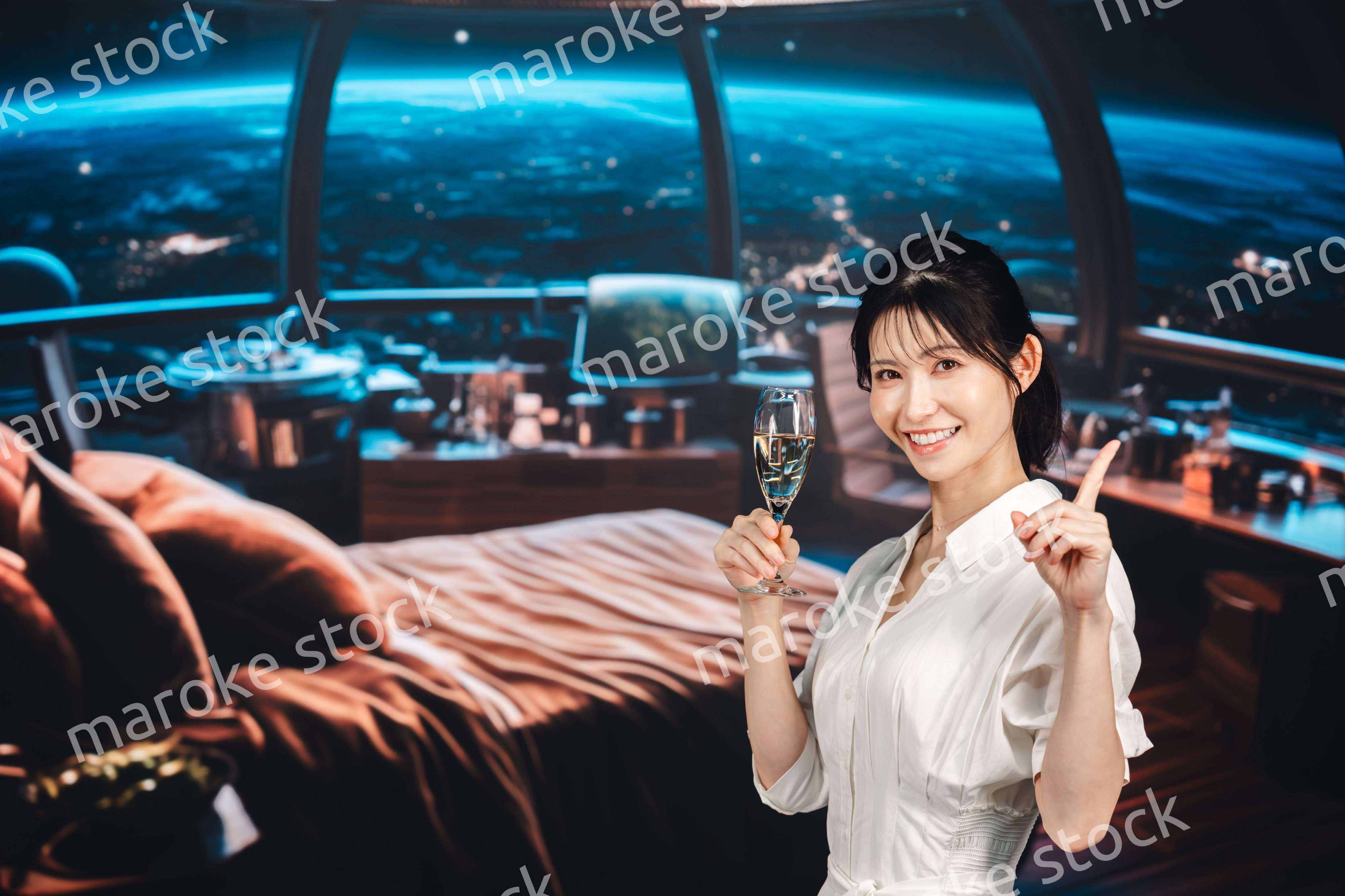 宇宙のホテルでスパークリングワインを楽しむ女性