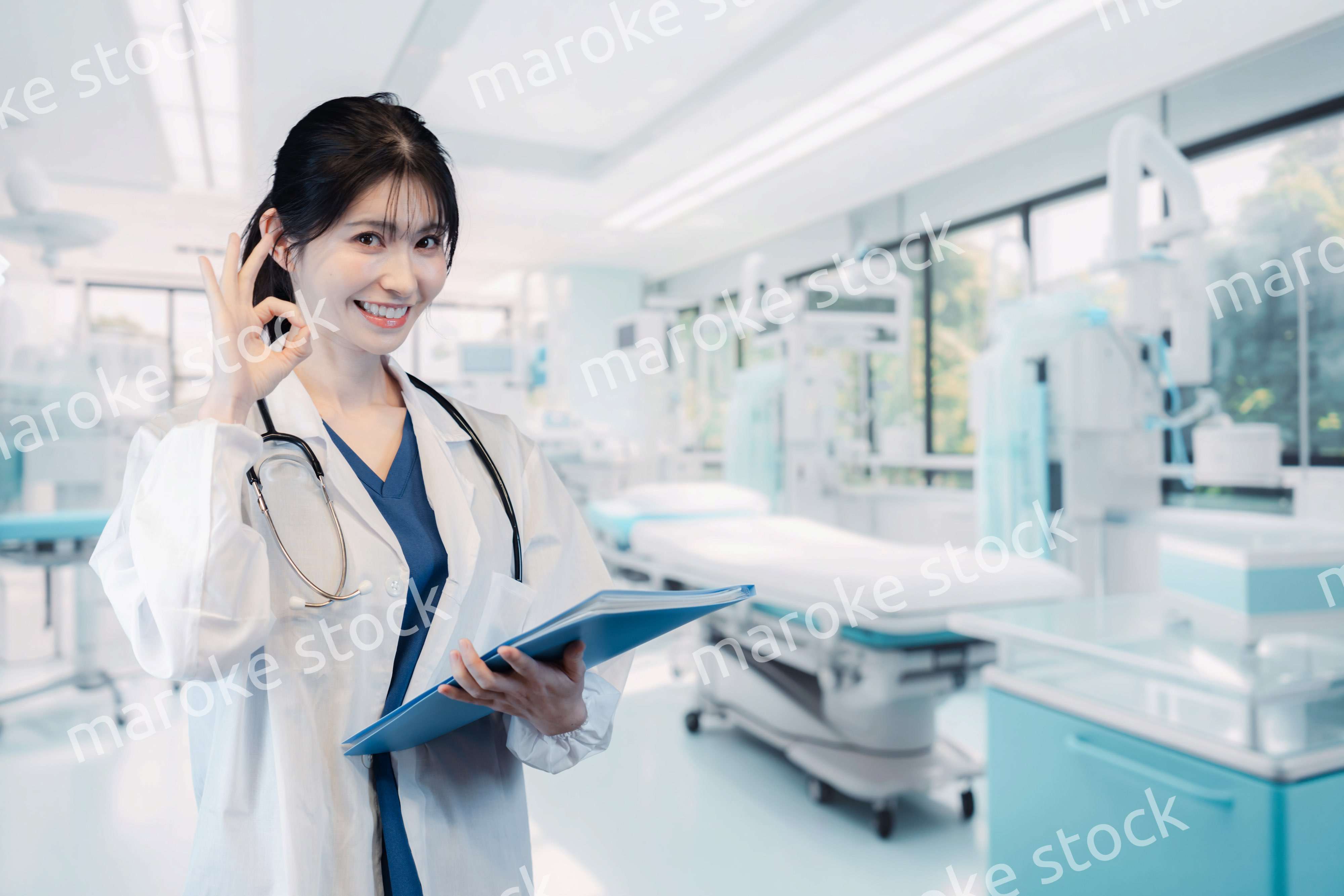 病院で活躍する女性のドクター